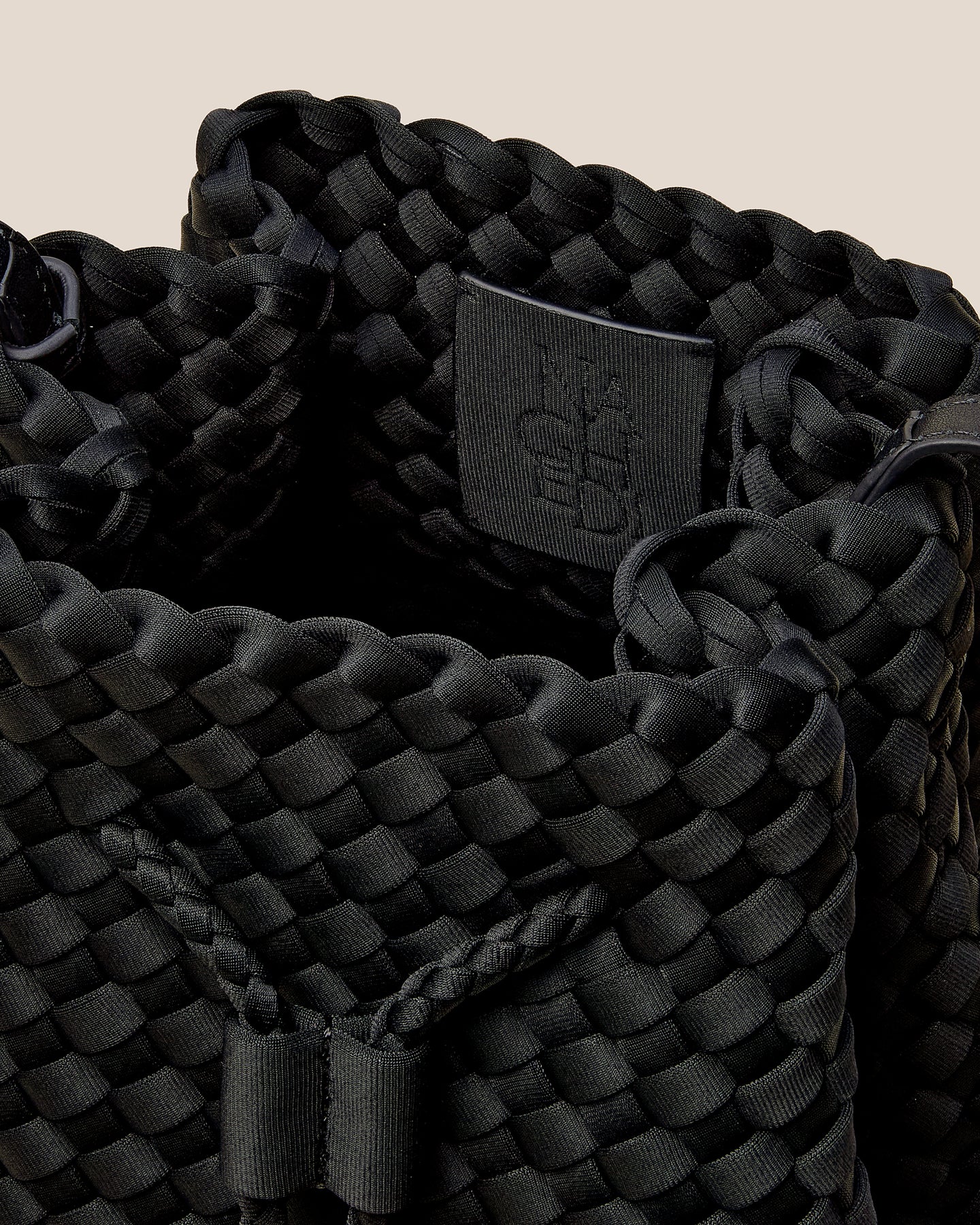 NAGHEDI Gramercy Bucket Bag Medium in Black