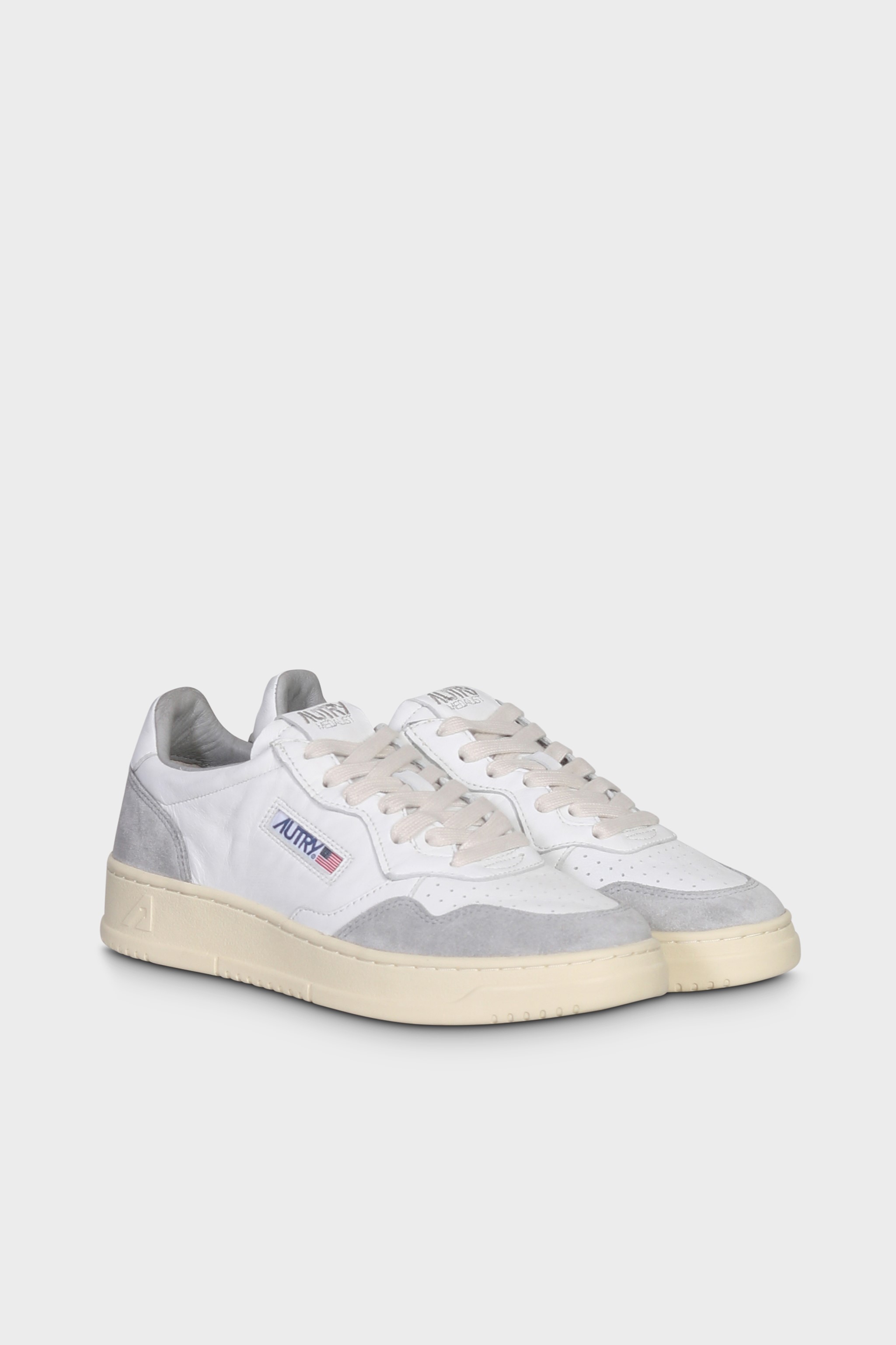AUTRY ACTION SHOES Medalist Low Sneaker Goat Suede White/Grey 41