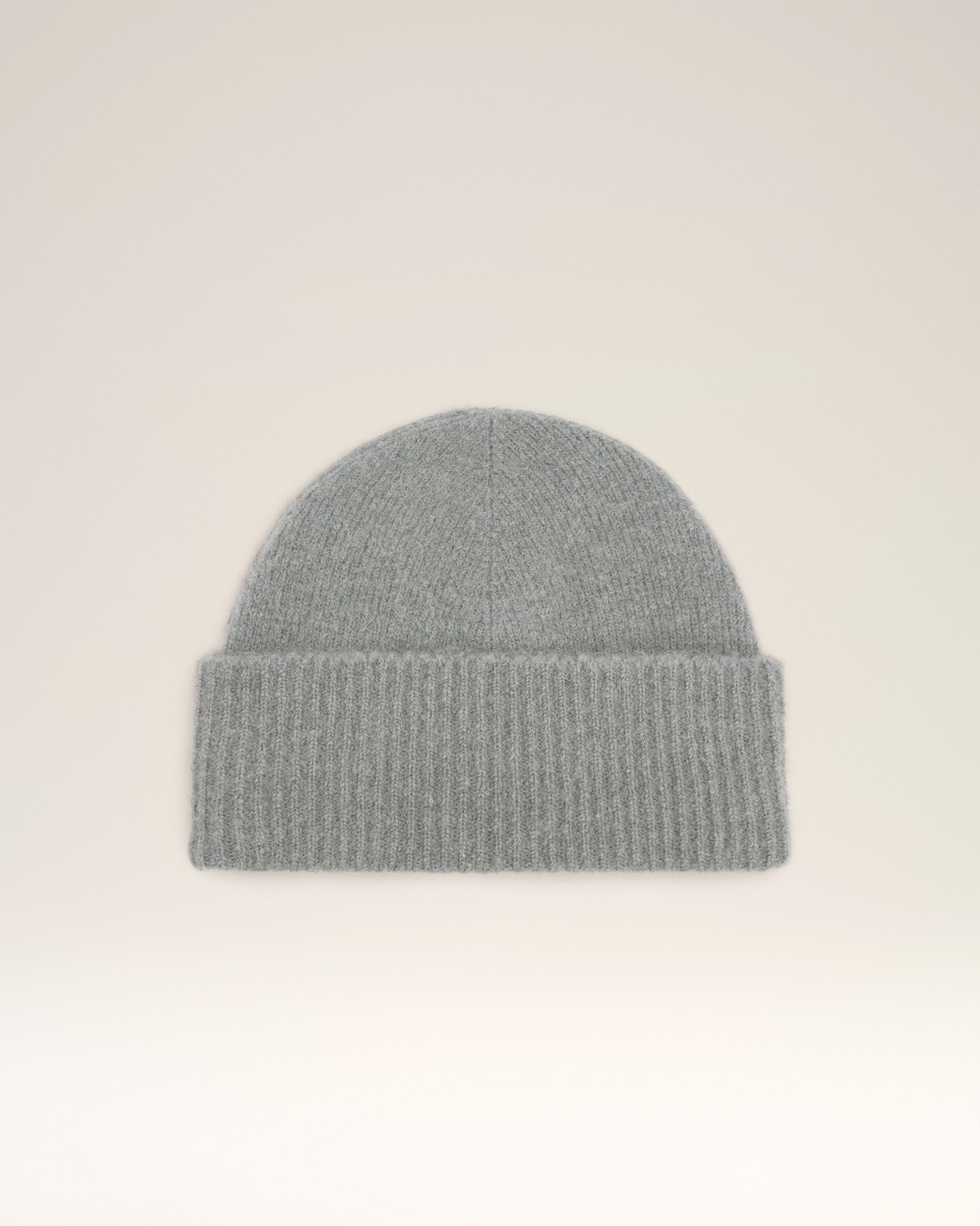 AMI PARIS de Coeur Beanie in Grey/Off White