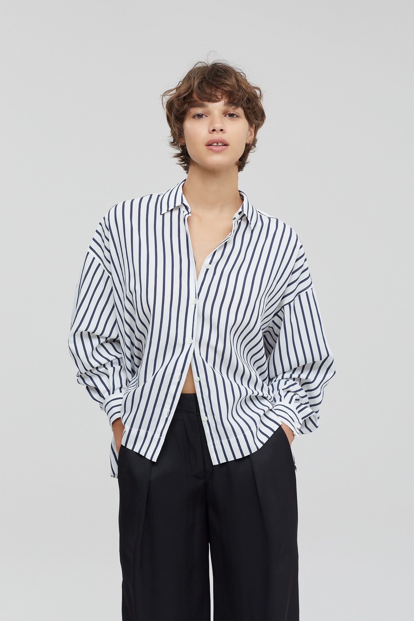 Closed Owen Gathered Shirt in dark night striped XXS