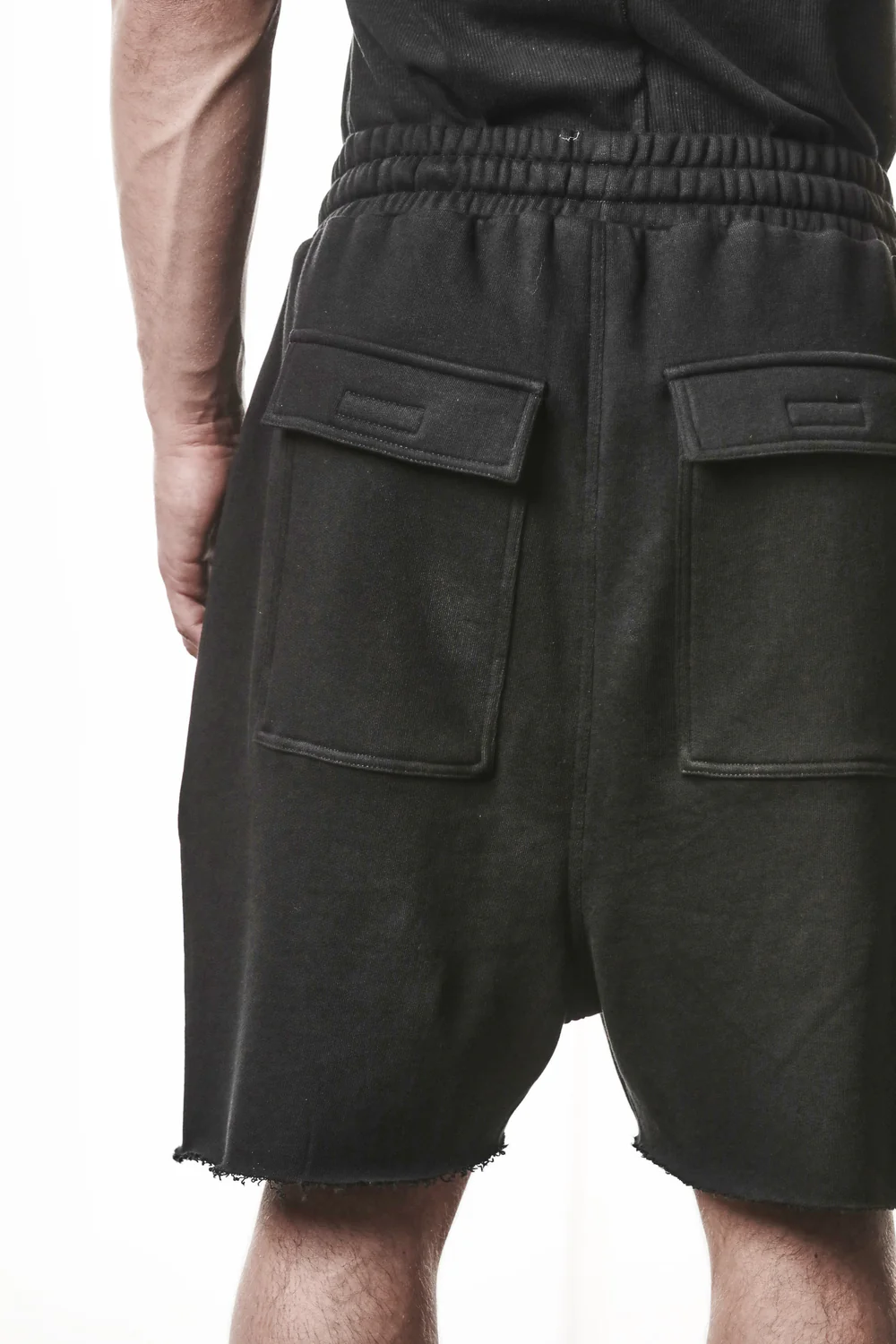 THOM KROM Sweatshorts in Black
