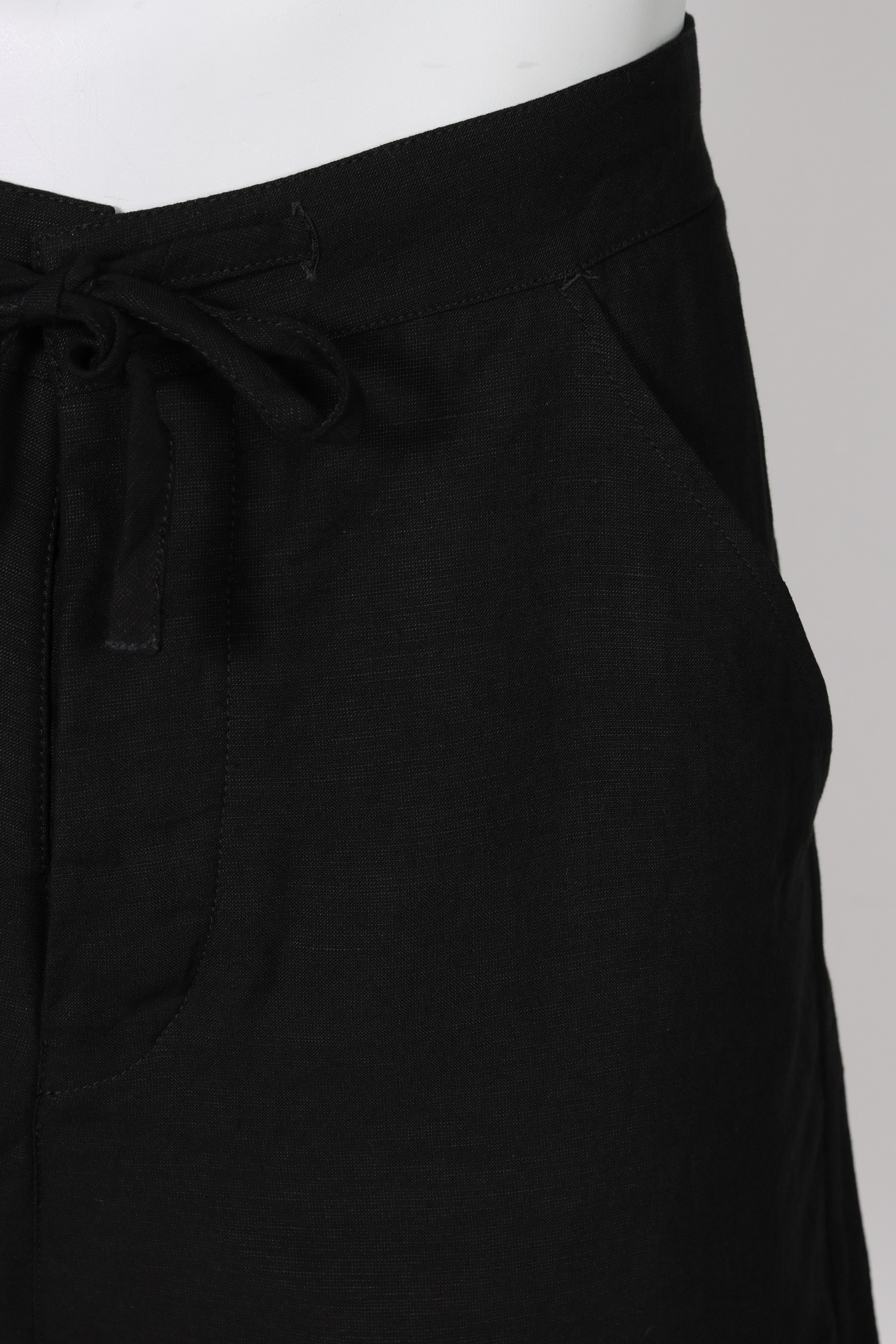 Hannes Roether Pyjama Shorts in Black