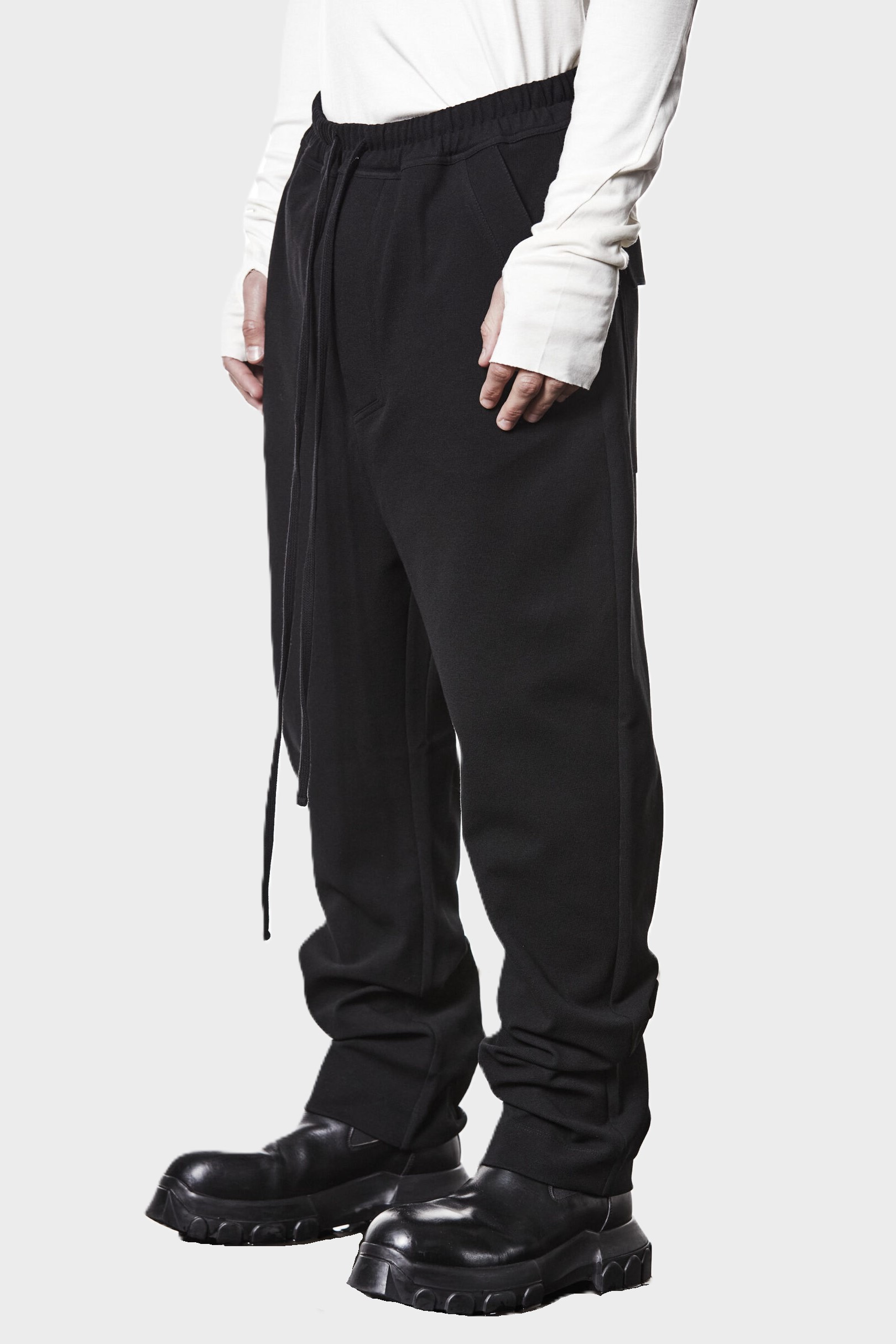 THOM KROM Woven Long Crotch Pant in Black
