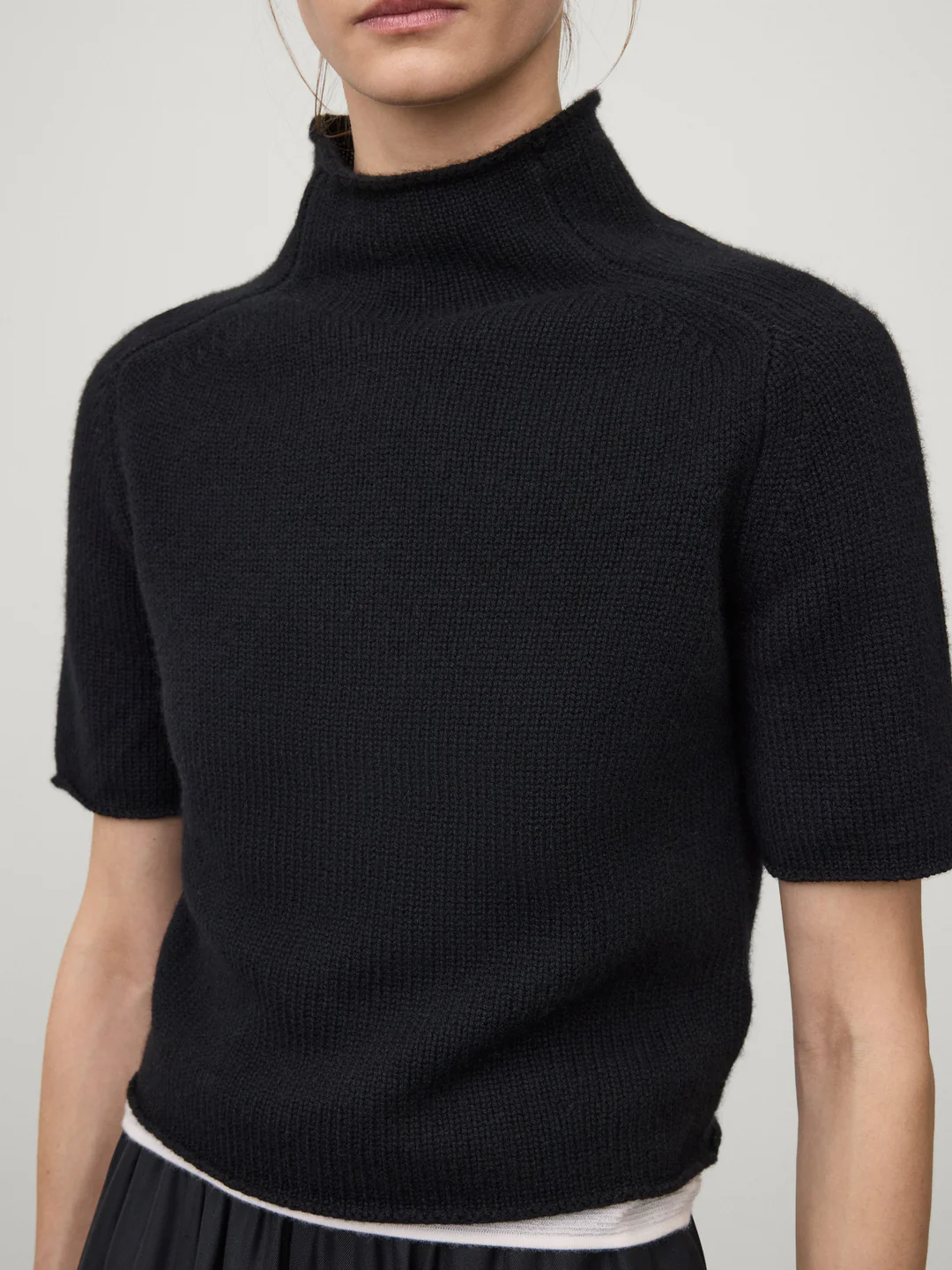 LISA YANG Cashmere Turtle Neck T-Shirt in Black