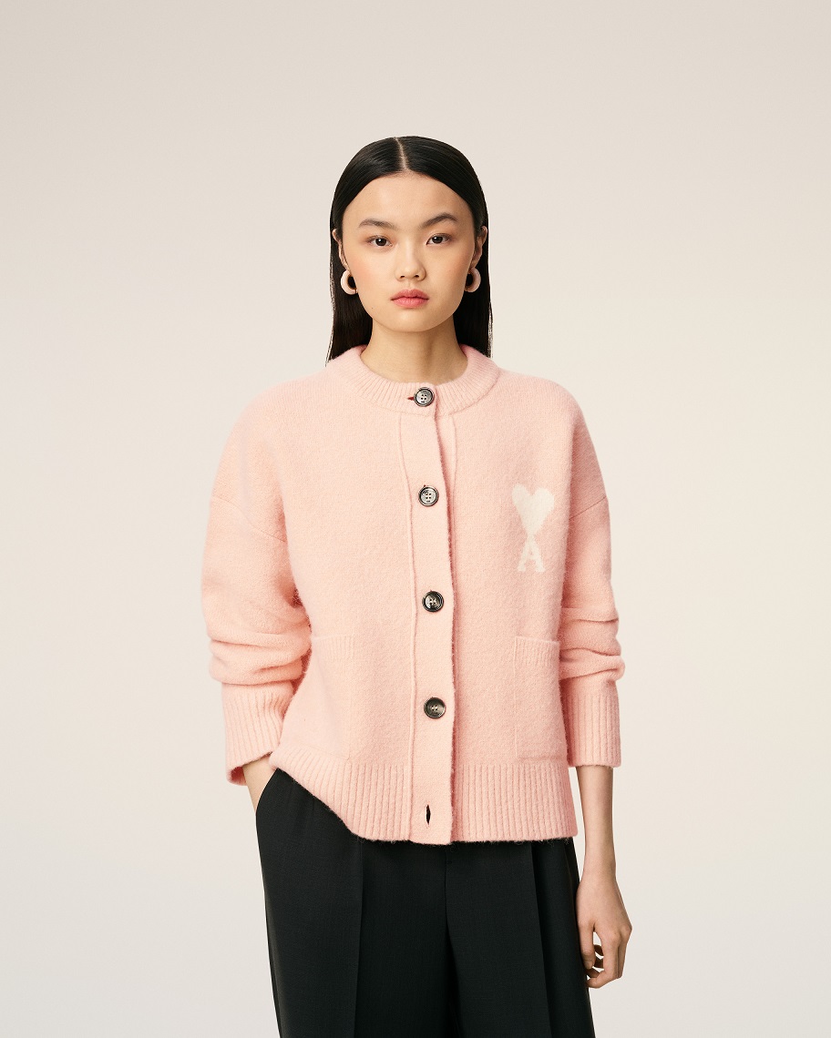 AMI PARIS de Coeur Crew Neck Knit Cardigan in Powder/Off White