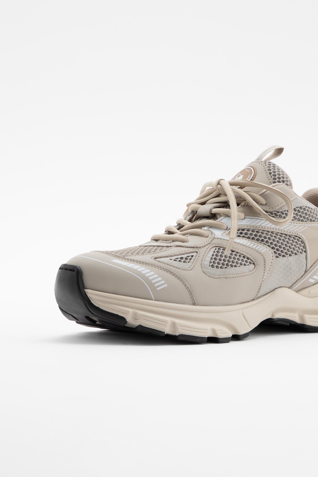 AXEL ARIGATO Marathon Runner in Beige/Silver