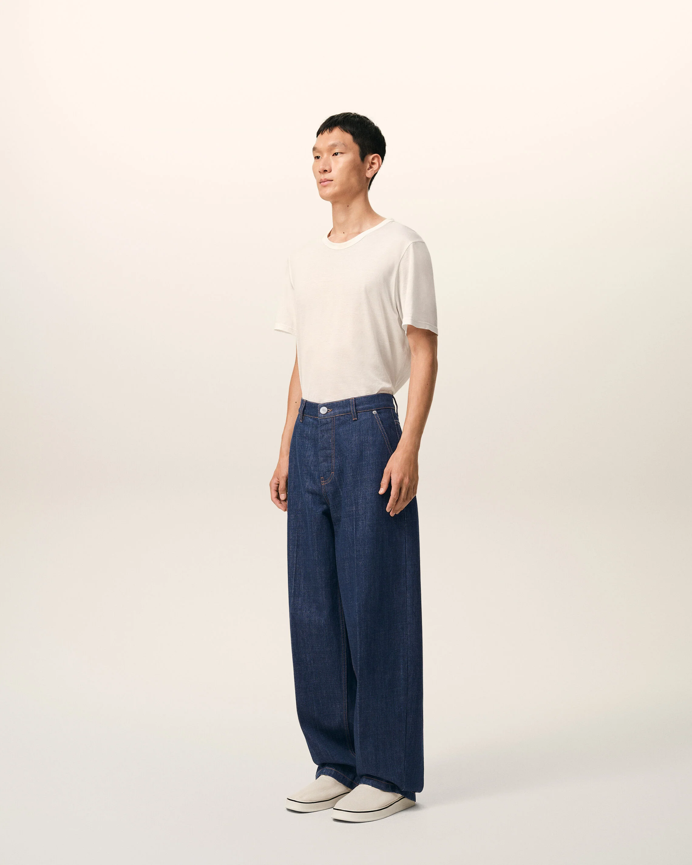 AMI PARIS Balloon Fit Jeans in Indigo