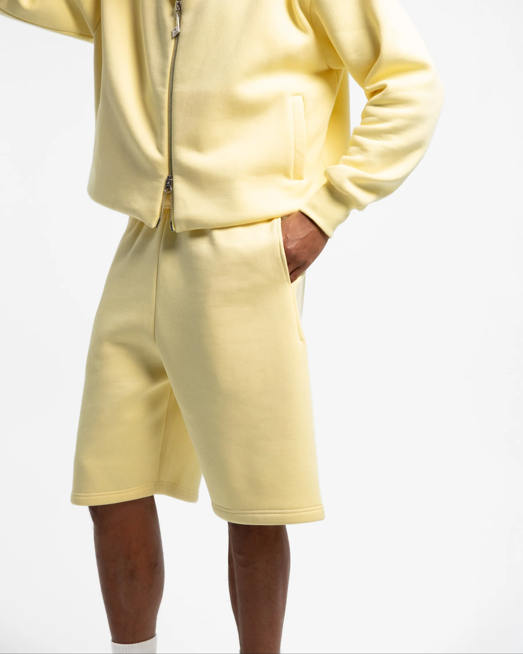 PERPLEX Sweatshorts in Butter
