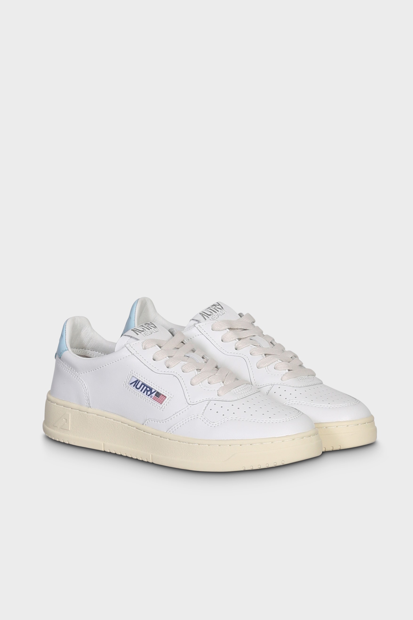 AUTRY ACTION SHOES Medalist Low Sneaker in White/Stream Blue 41