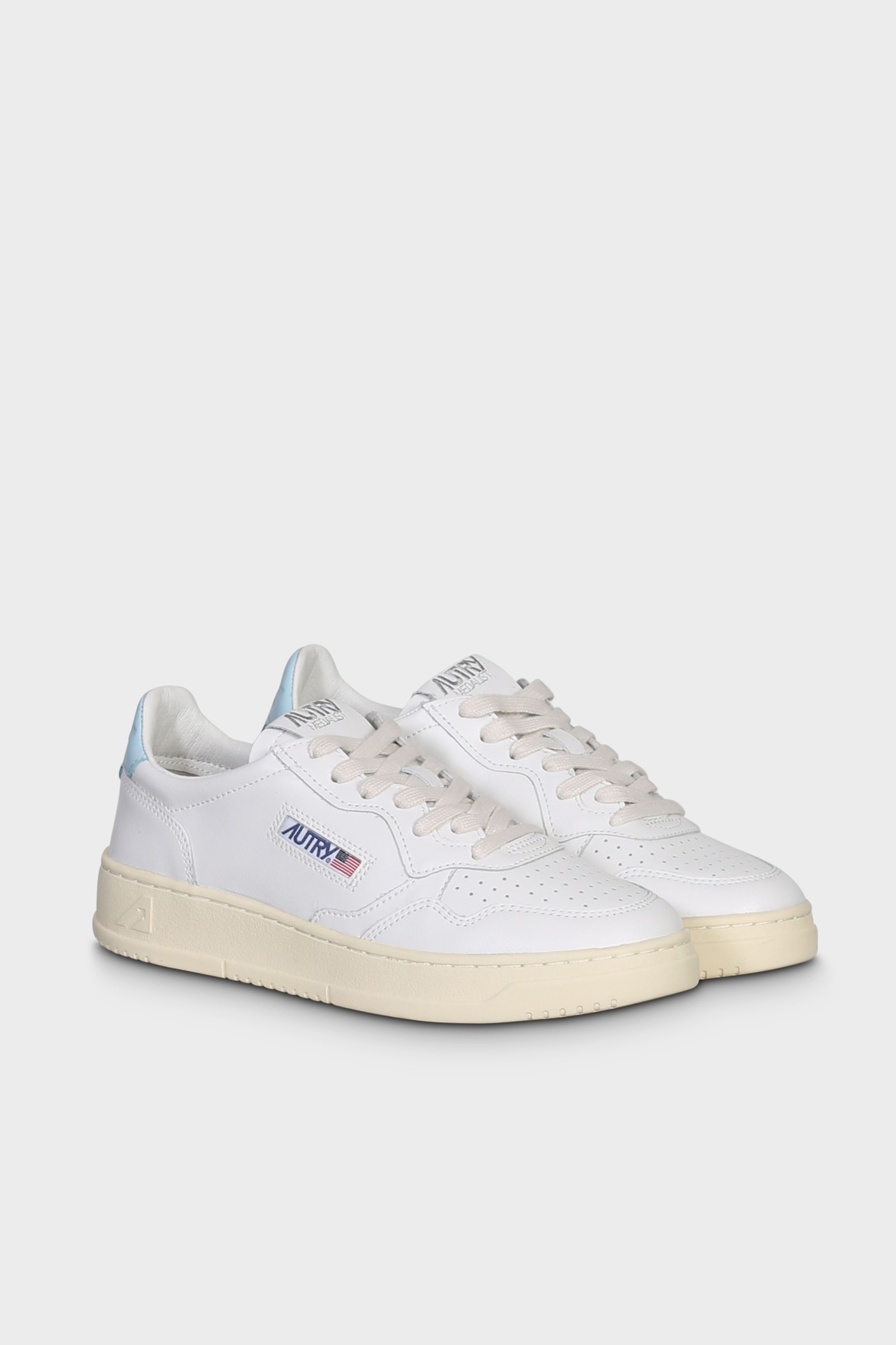 AUTRY ACTION SHOES Medalist Low Sneaker in White/Stream Blue 35