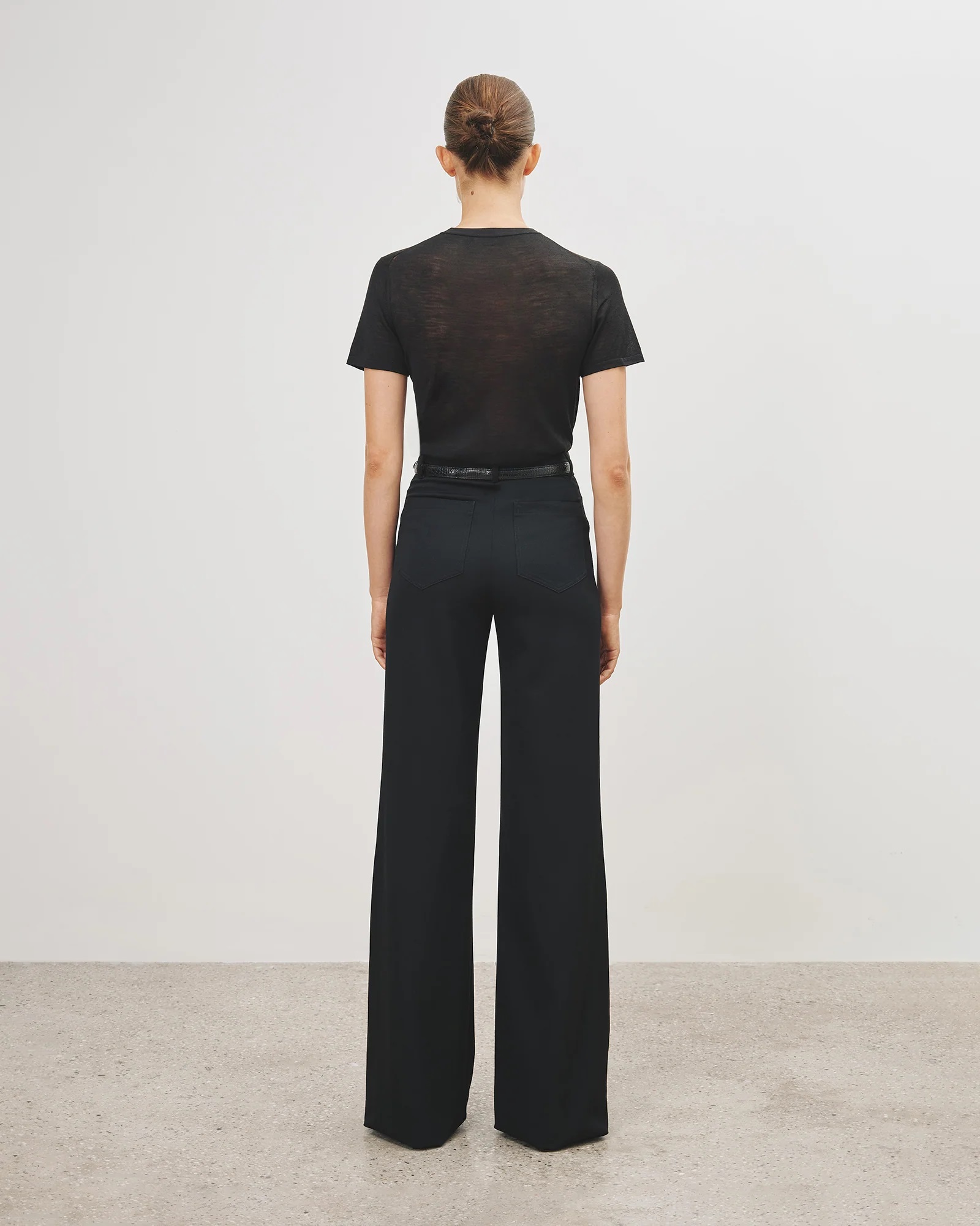 NILI LOTAN Kimena Silk T-Shirt in Black L