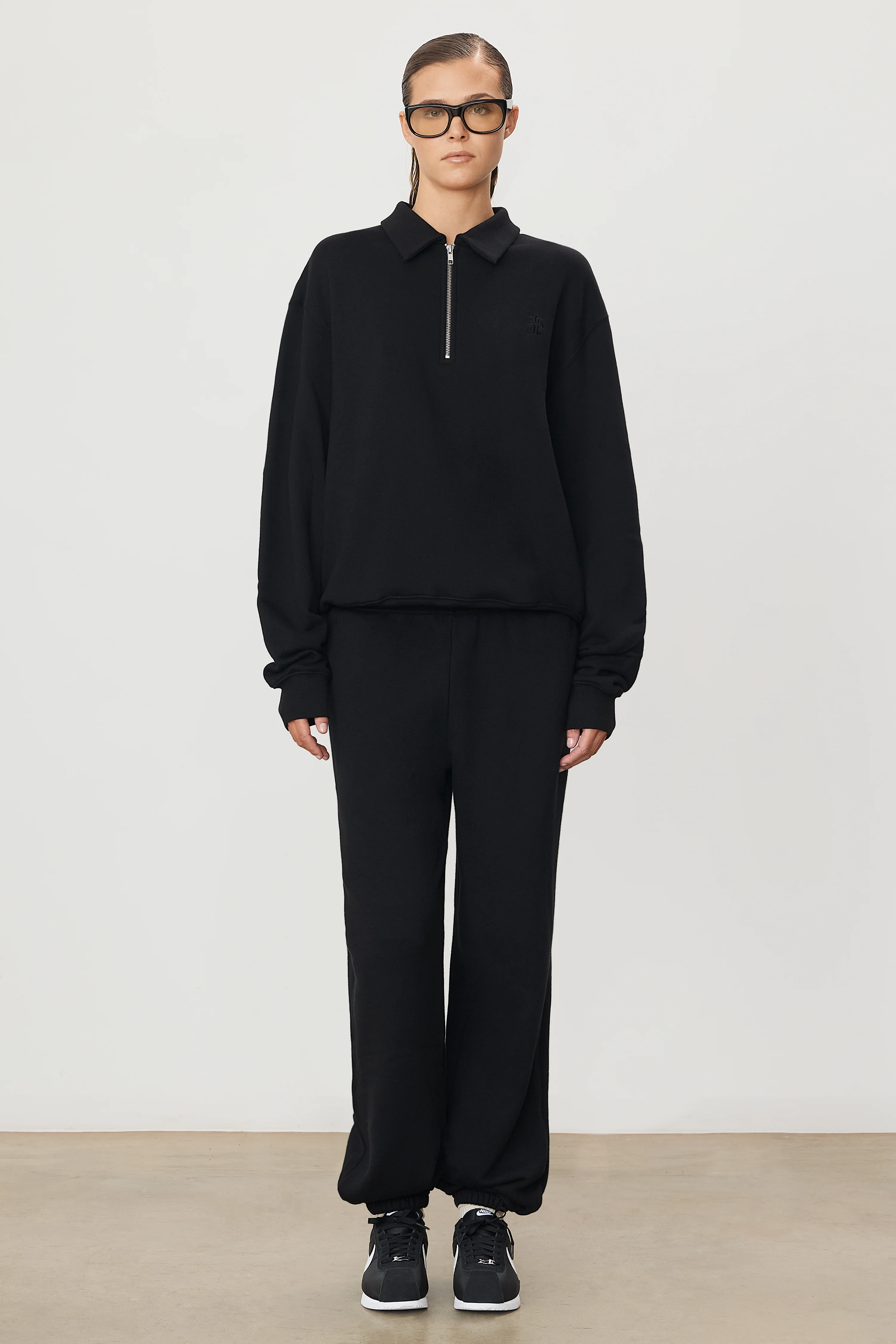 ÉTERNE Boyfriend Pocket Sweatpant in Black