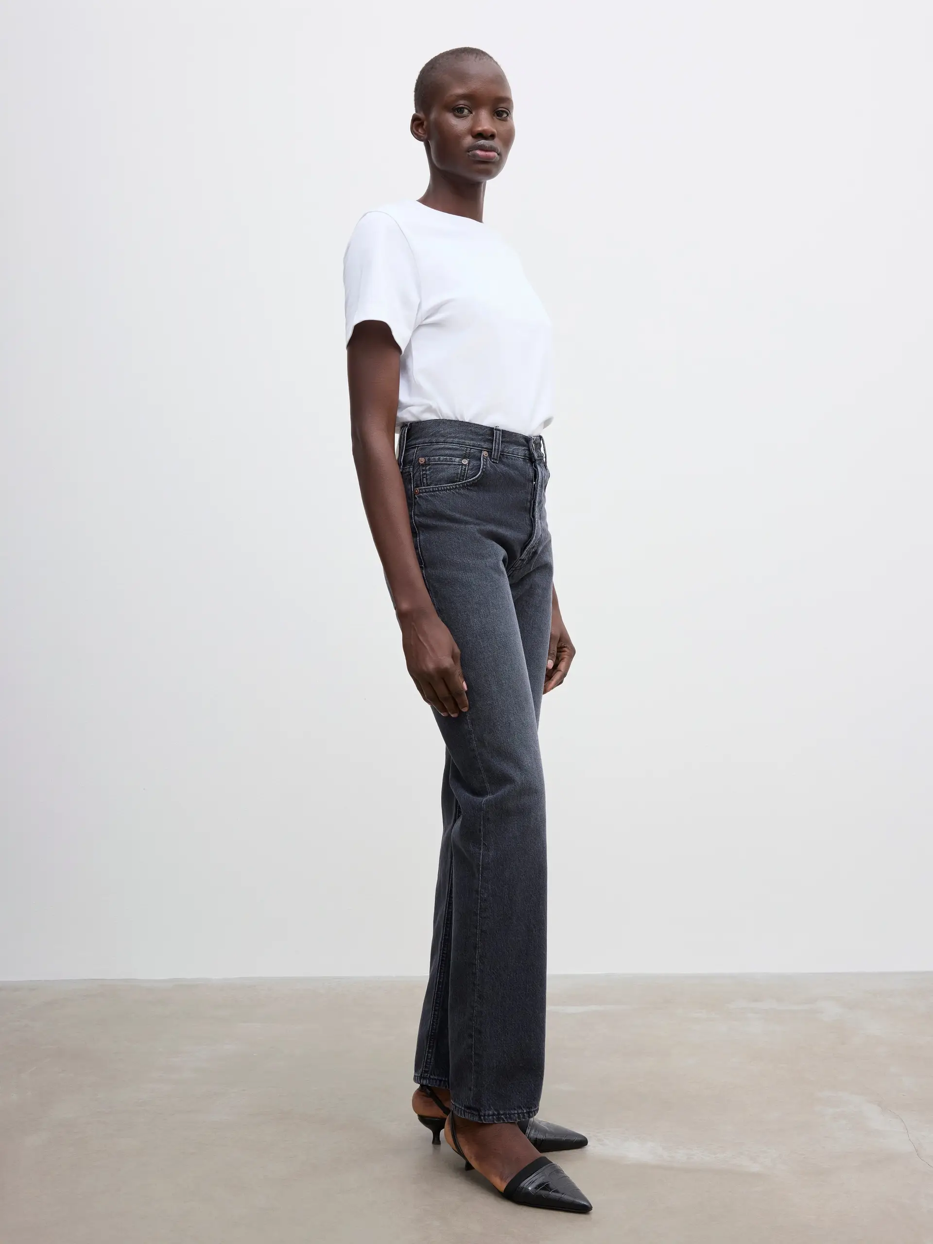 DAGMAR Straight Leg Jeans in Dark Grey