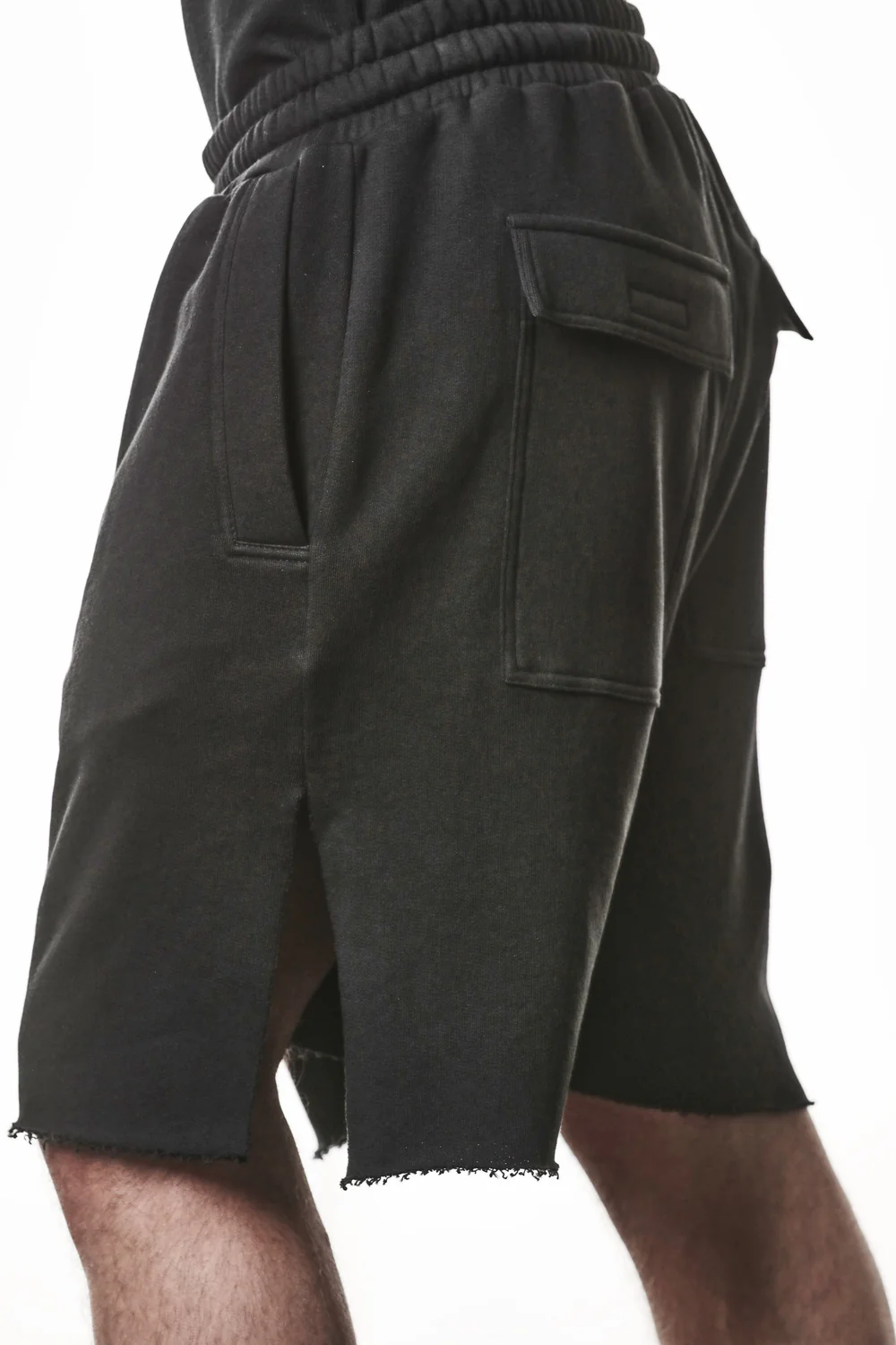 THOM KROM Sweatshorts in Black
