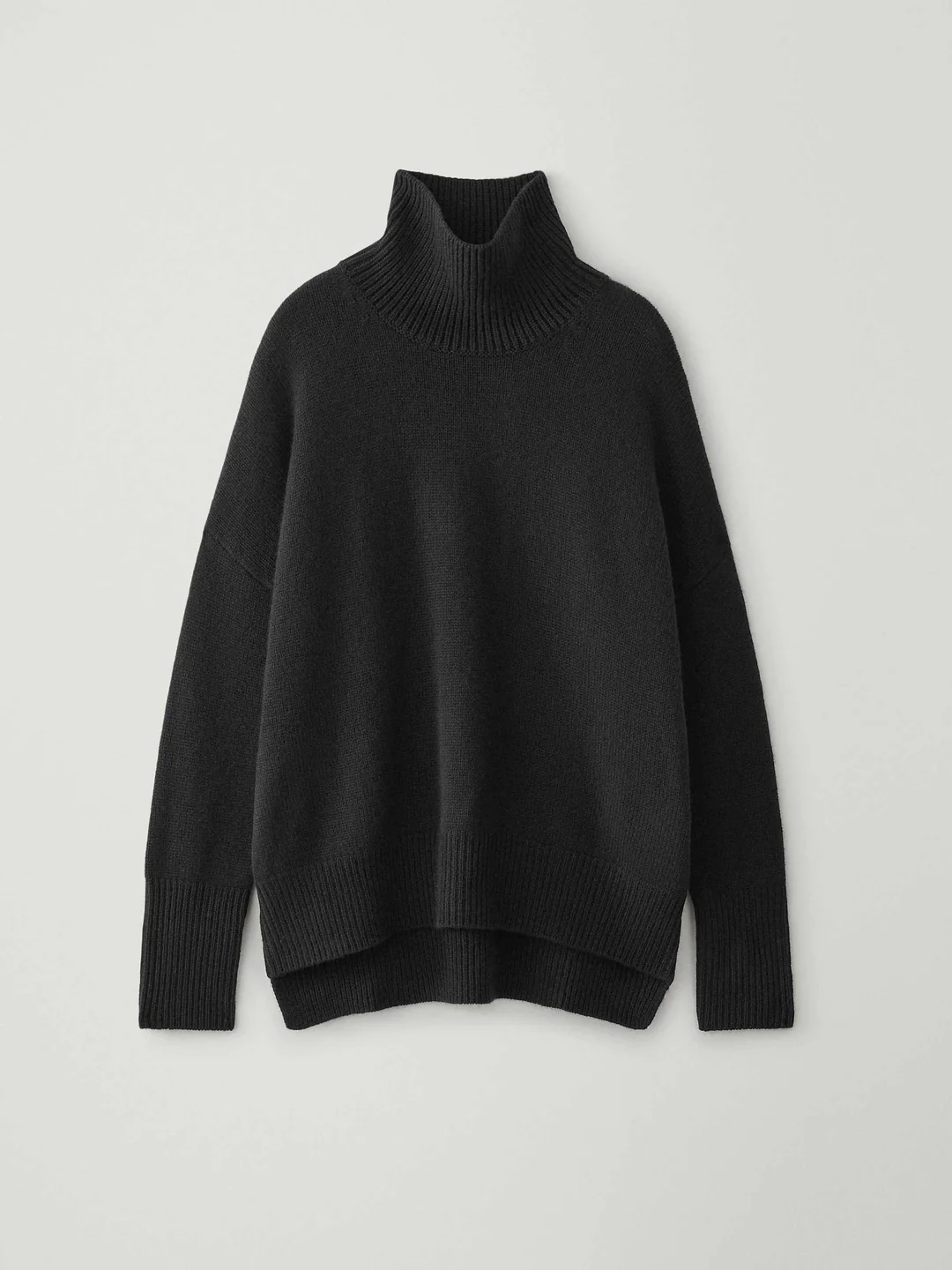 LISA YANG Cashmere Turtleneck in Black