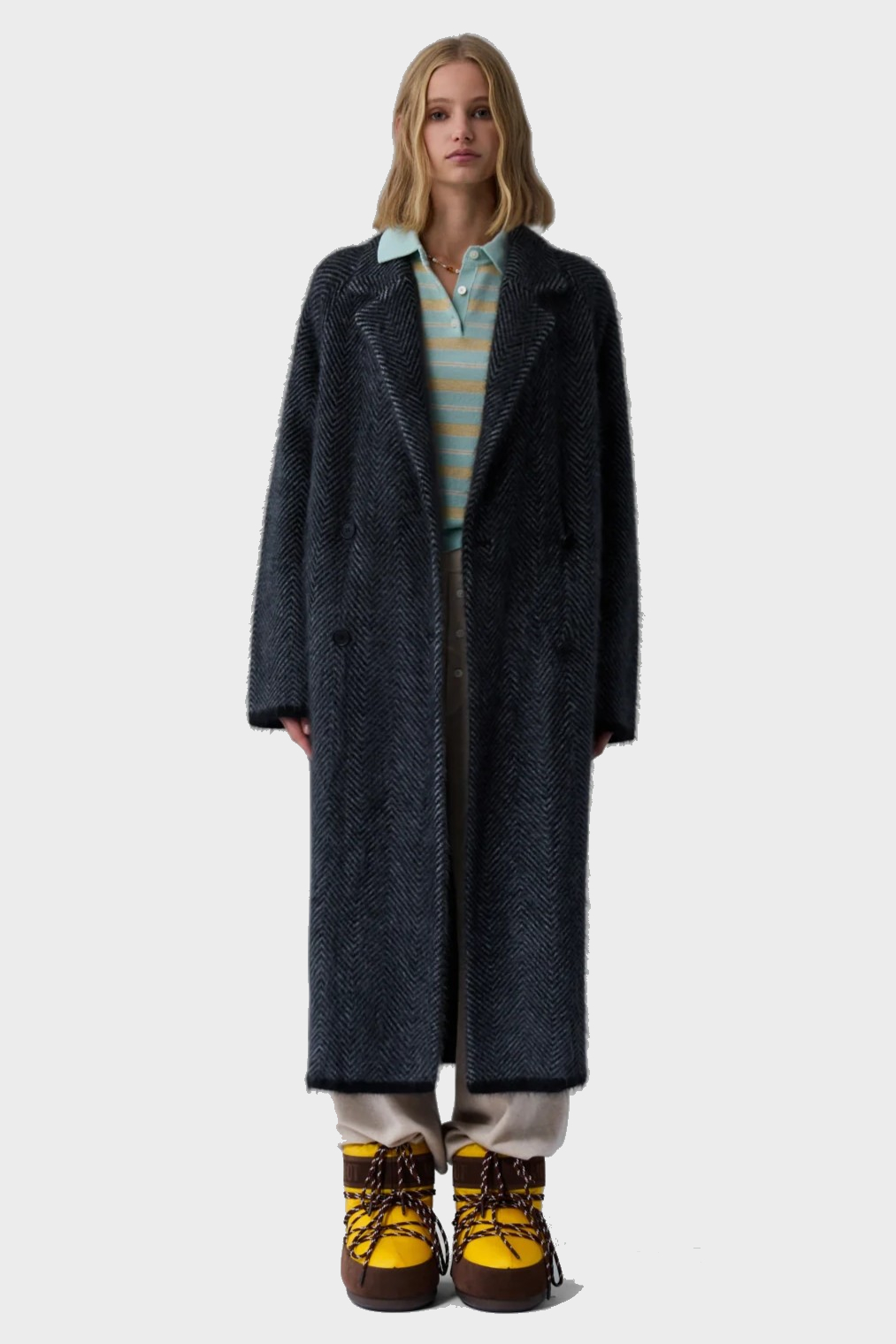 GUEST IN RESIDENCE Grizzly Cashmere Coat in Black/Heather Grey