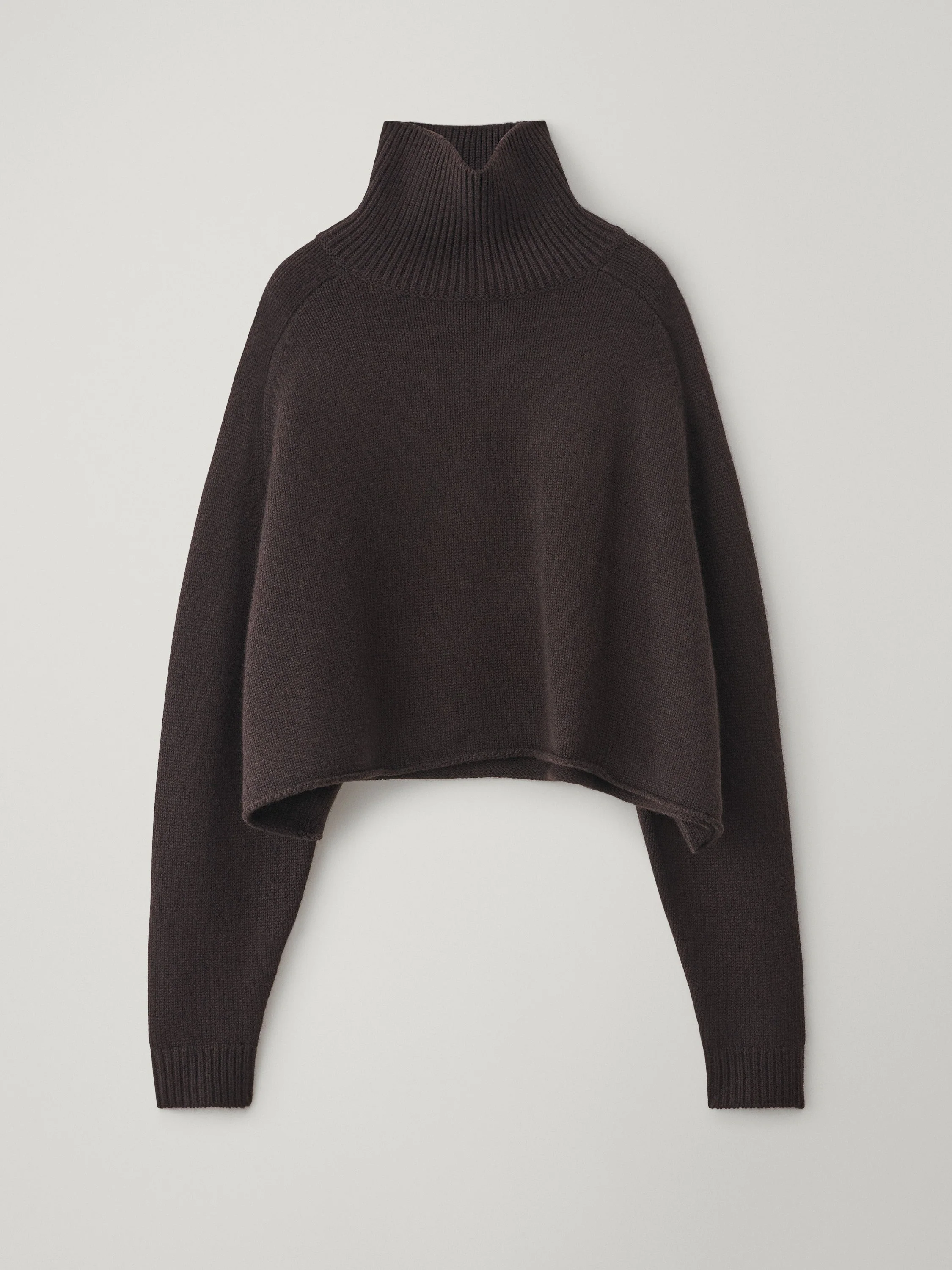 LISA YANG Cathie Cashmere Turtleneck in Dark Oak