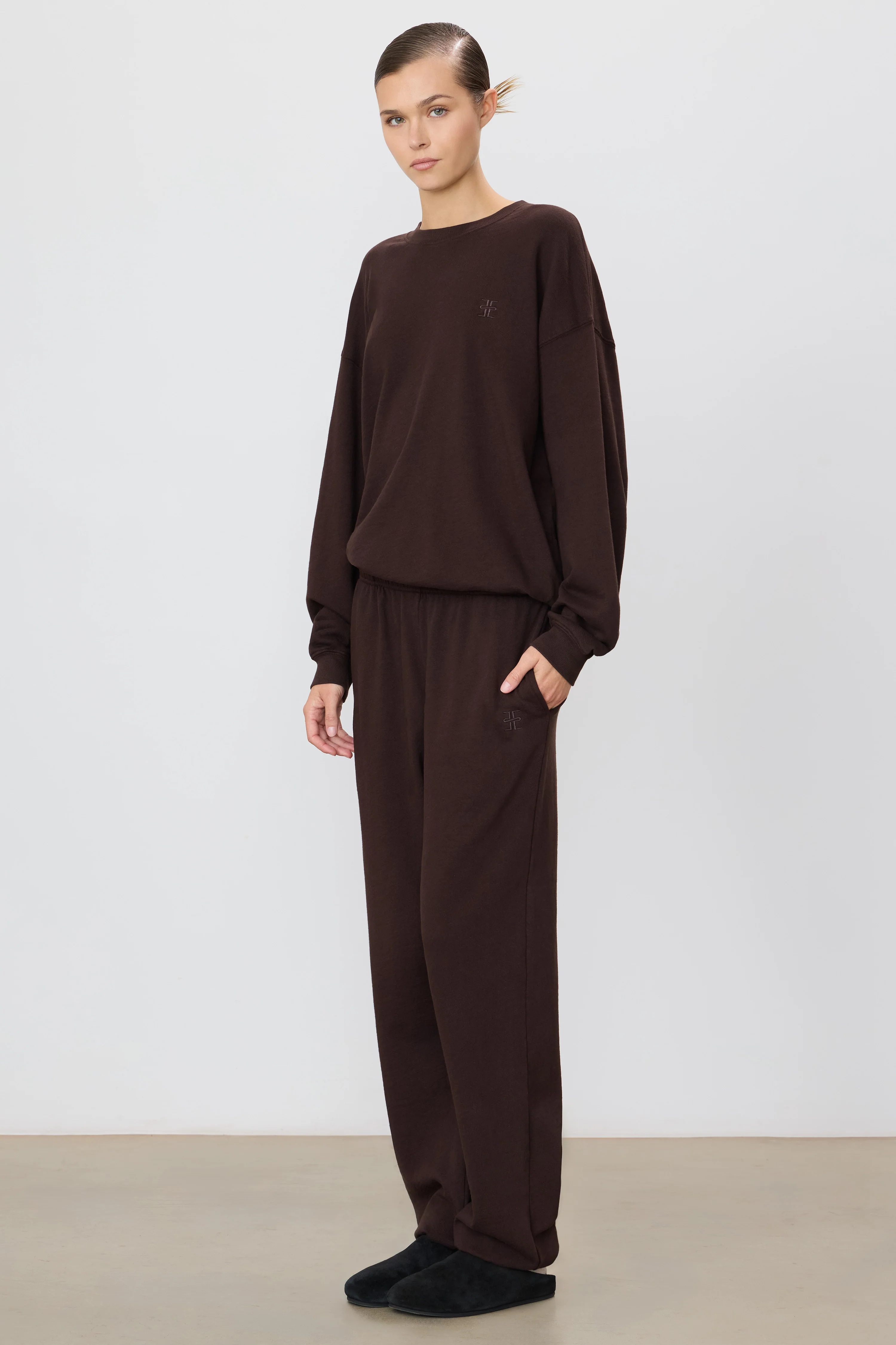 ÉTERNE Boyfriend Pocket Sweatpant in Espresso