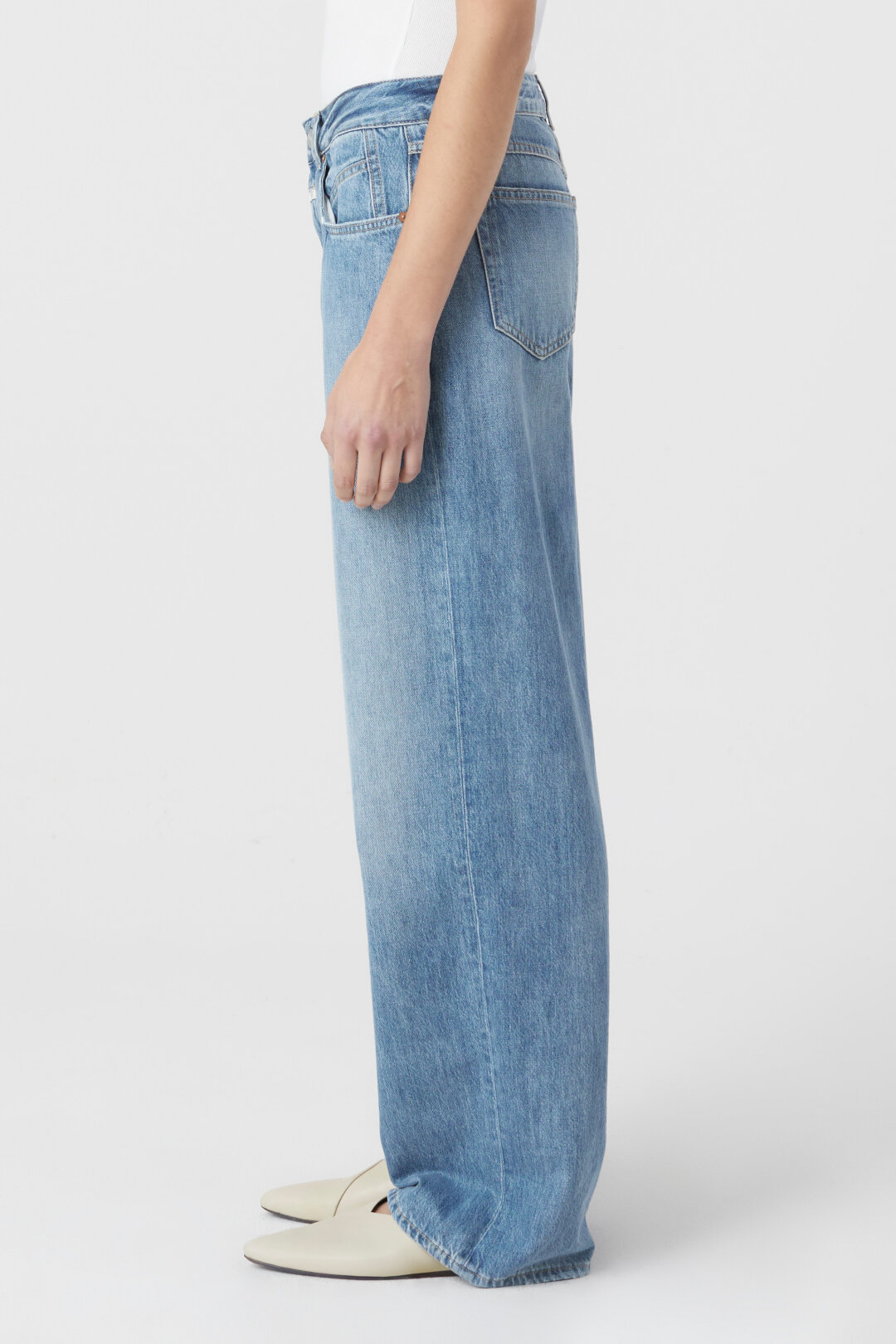 CLOSED Nikka Wide Leg Jeans in Mid Blue Washed