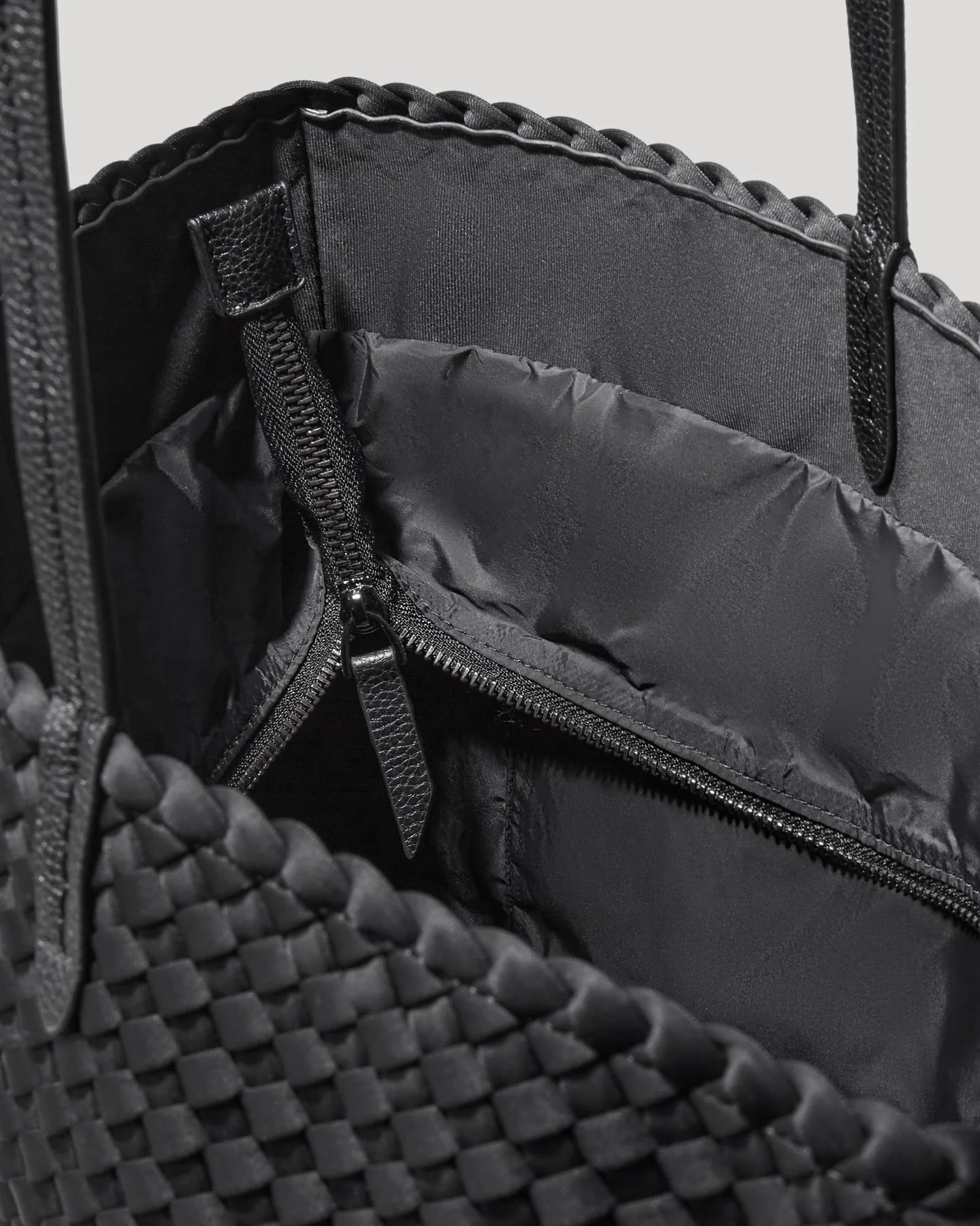NAGHEDI Handwoven Bag Jet Setter Small in Black