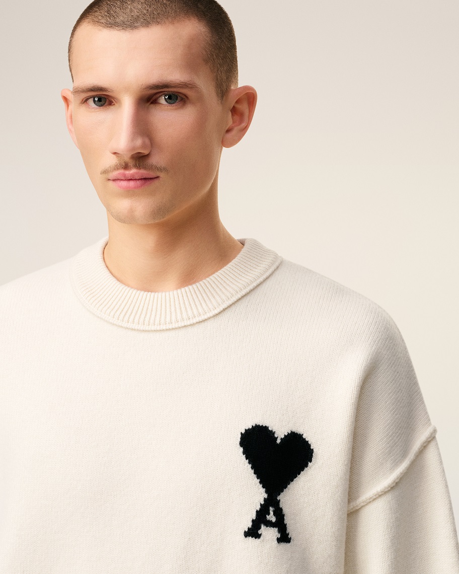 AMI PARIS de Coeur Knit Pullover in Offwhite/Black AMI PARIS de Coeur Knit Pullover in Offwhite/Black