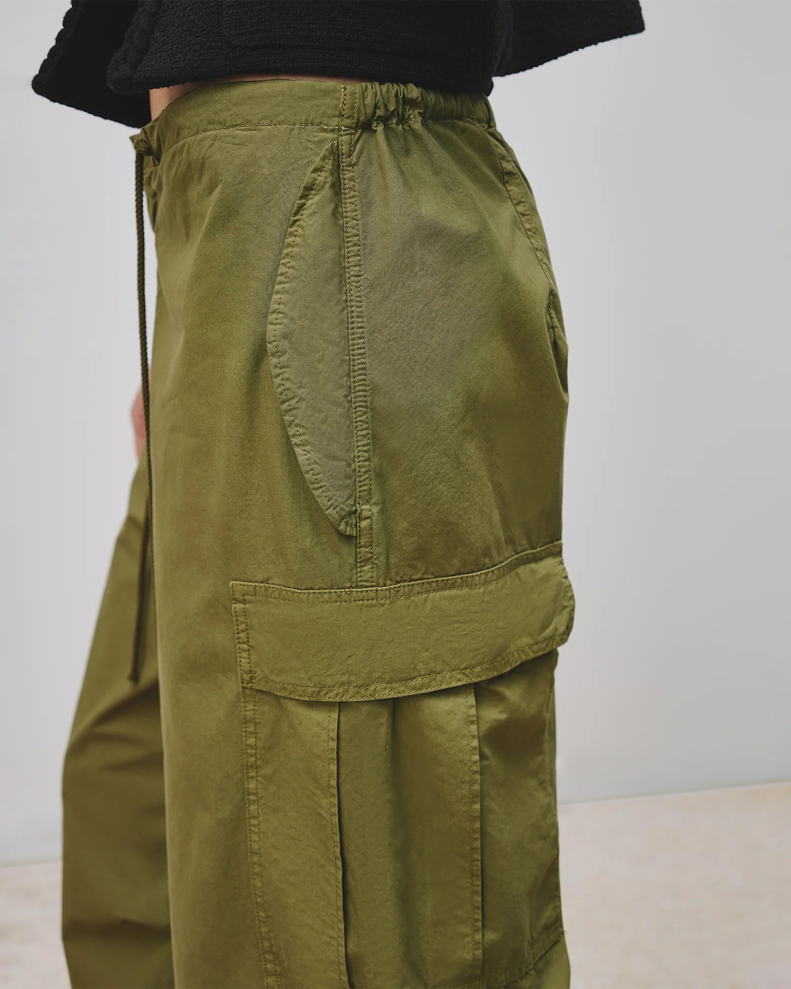NILI LOTAN Lison Cargo Pant in Olive Green XS