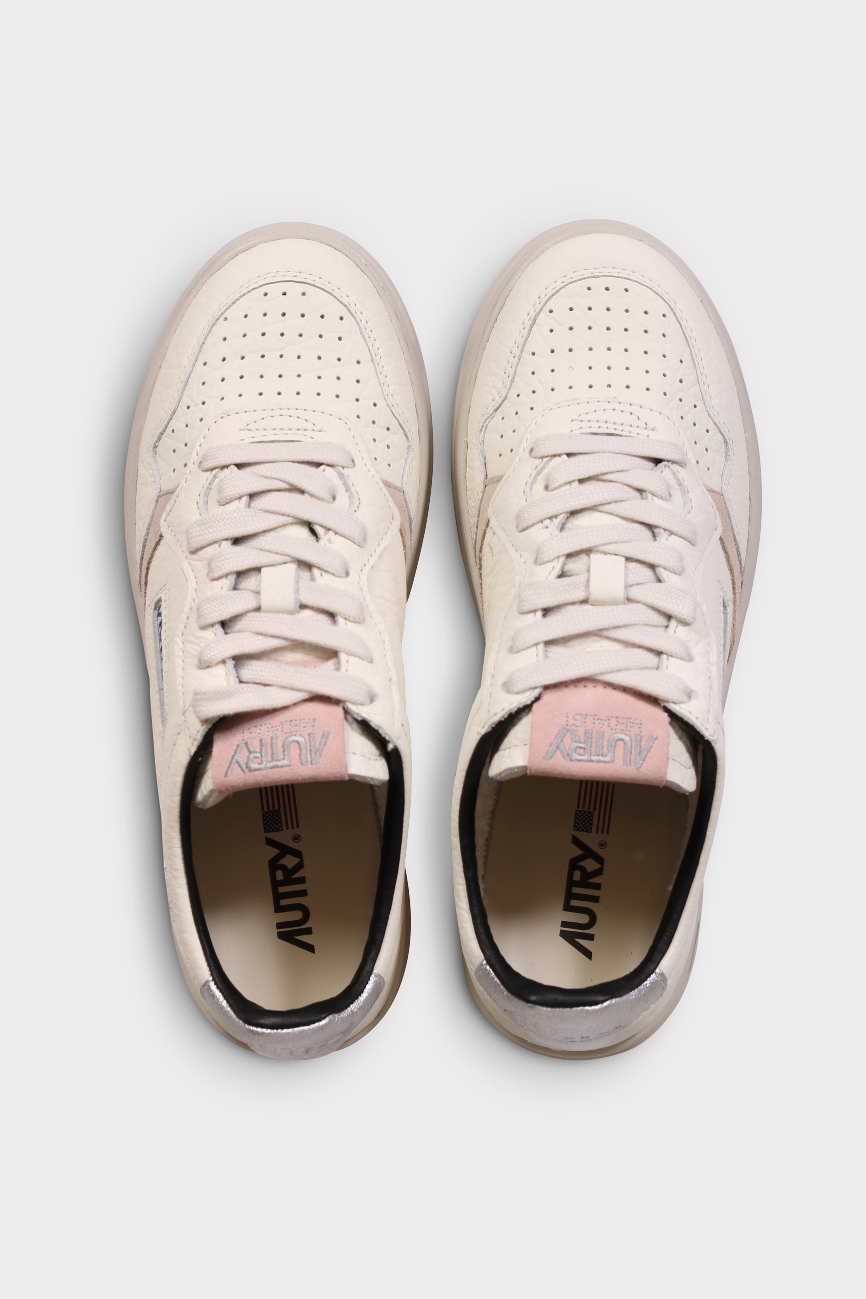 AUTRY ACTION SHOES Medalist Low Sneaker in Off White/Silver/Powder 36 AUTRY ACTION SHOES Medalist Low Sneaker in Off White/Silver/Powder 41