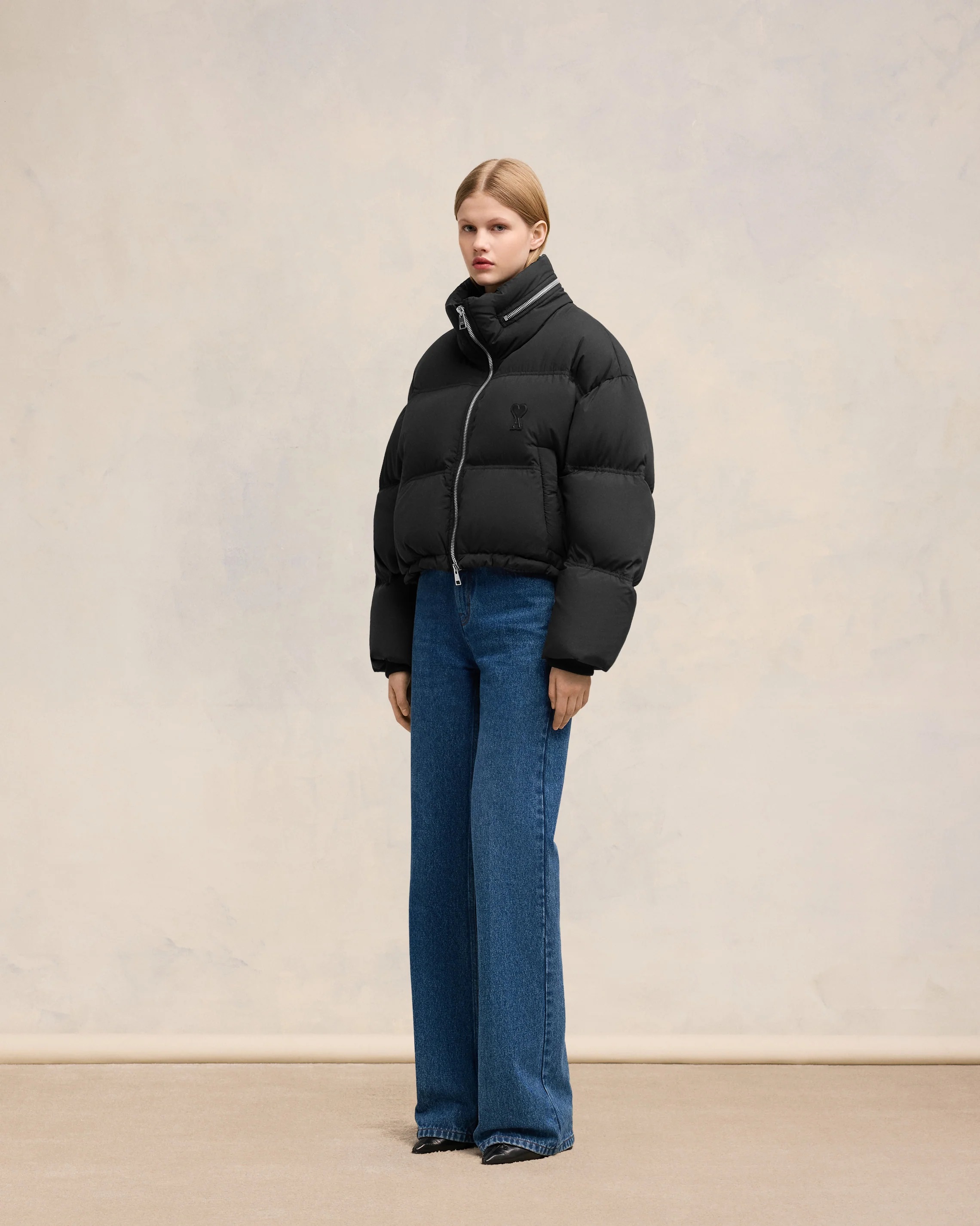 AMI PARIS de Coeur Cropped Down Jacket in Black M