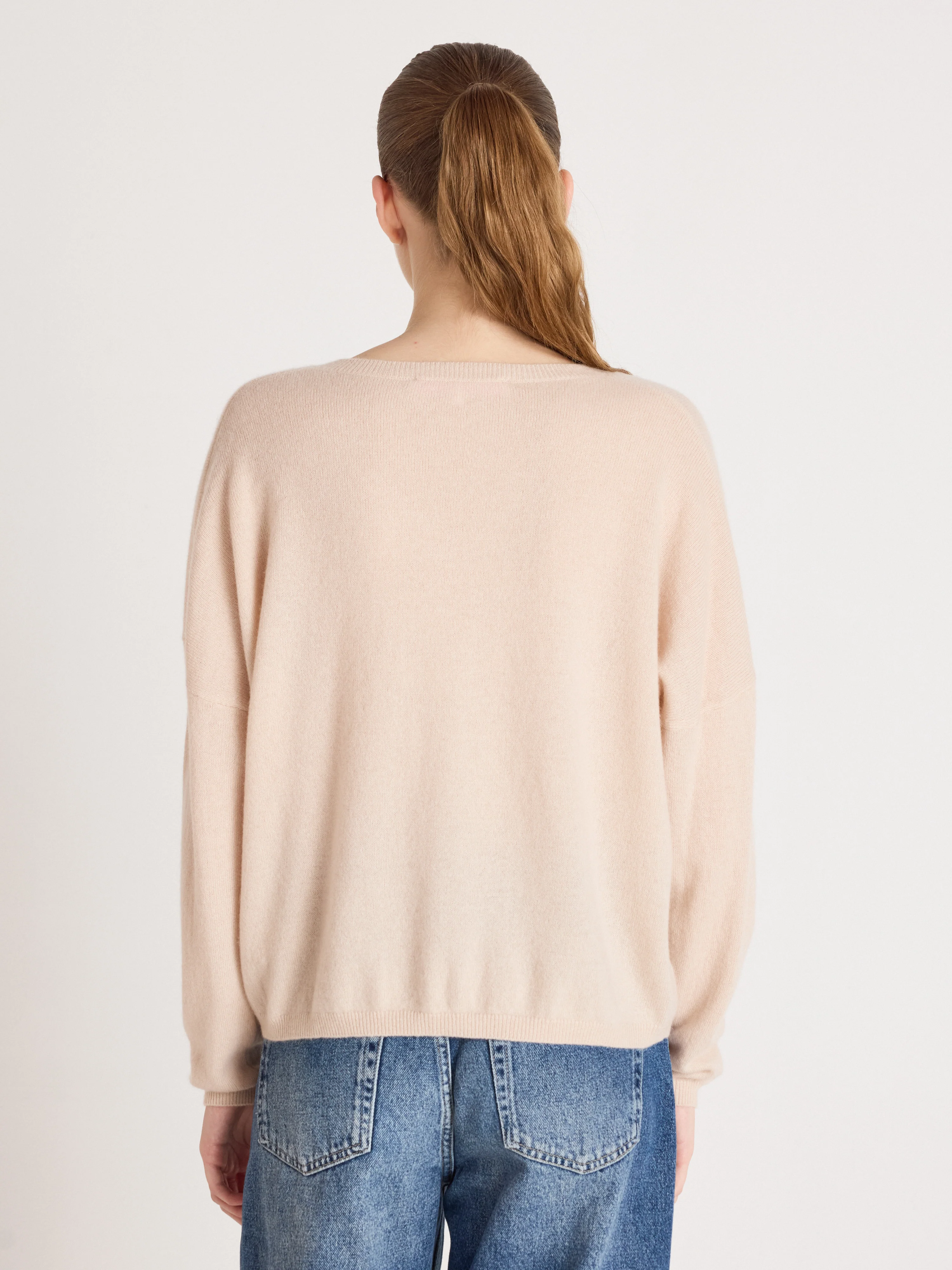 ABSOLUT CASHMERE V-Neck Sweater in Light Beige