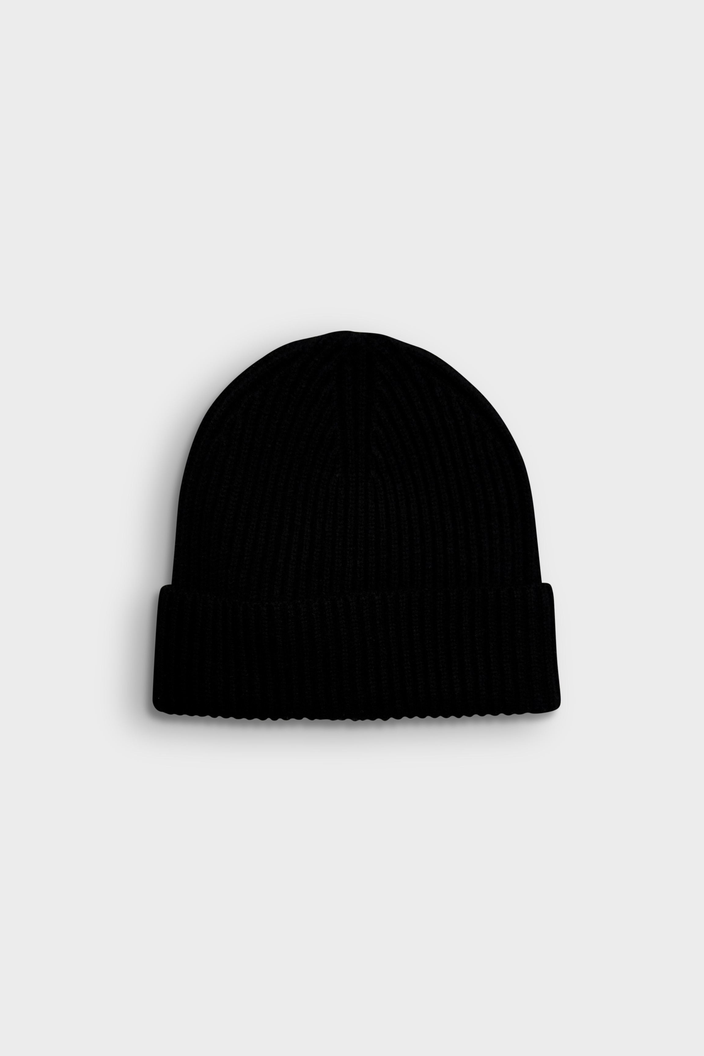 FLONA Cashmere Beanie in Black