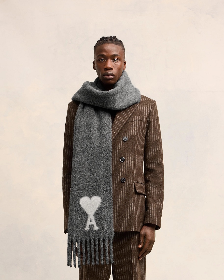 AMI PARIS de Coeur Oversize Scarf in Dark Grey