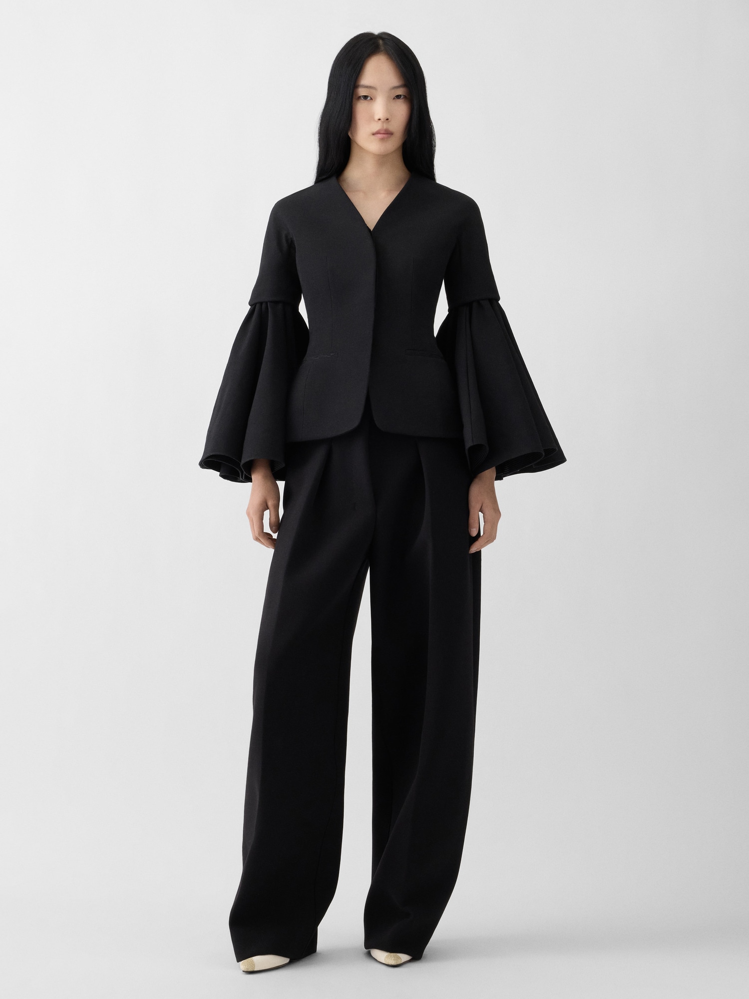 JACQUEMUS Ovalo Pant in Black