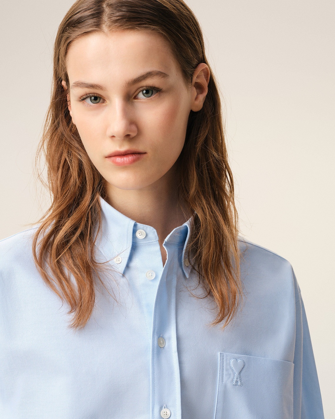 AMI PARIS de Coeur Cropped Oversize Shirt in Sky Blue