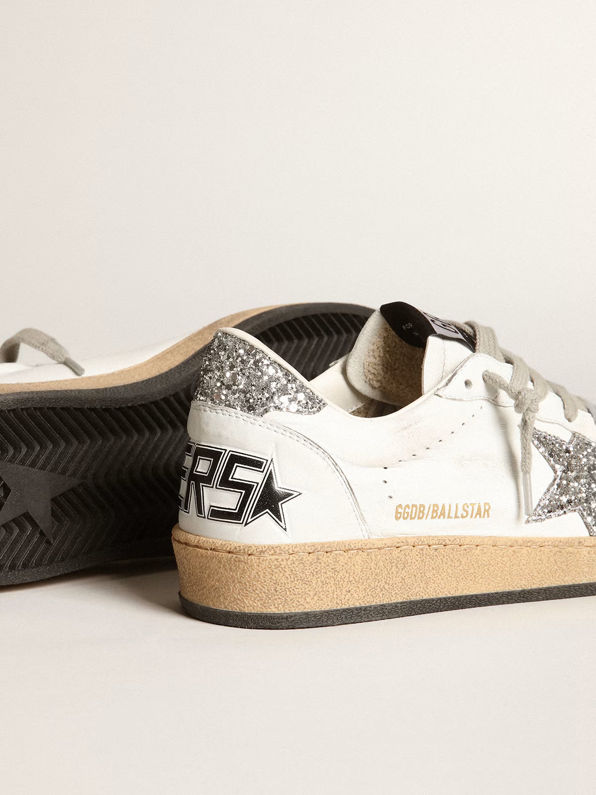 GOLDEN GOOSE Ballstar in White/Silver Glitter