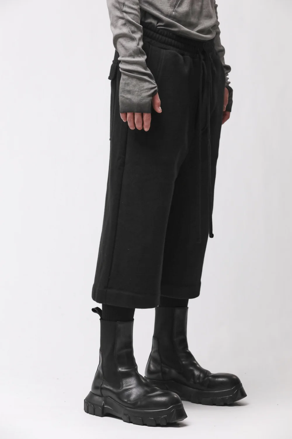 THOM KROM Long Sweatshorts in Black
