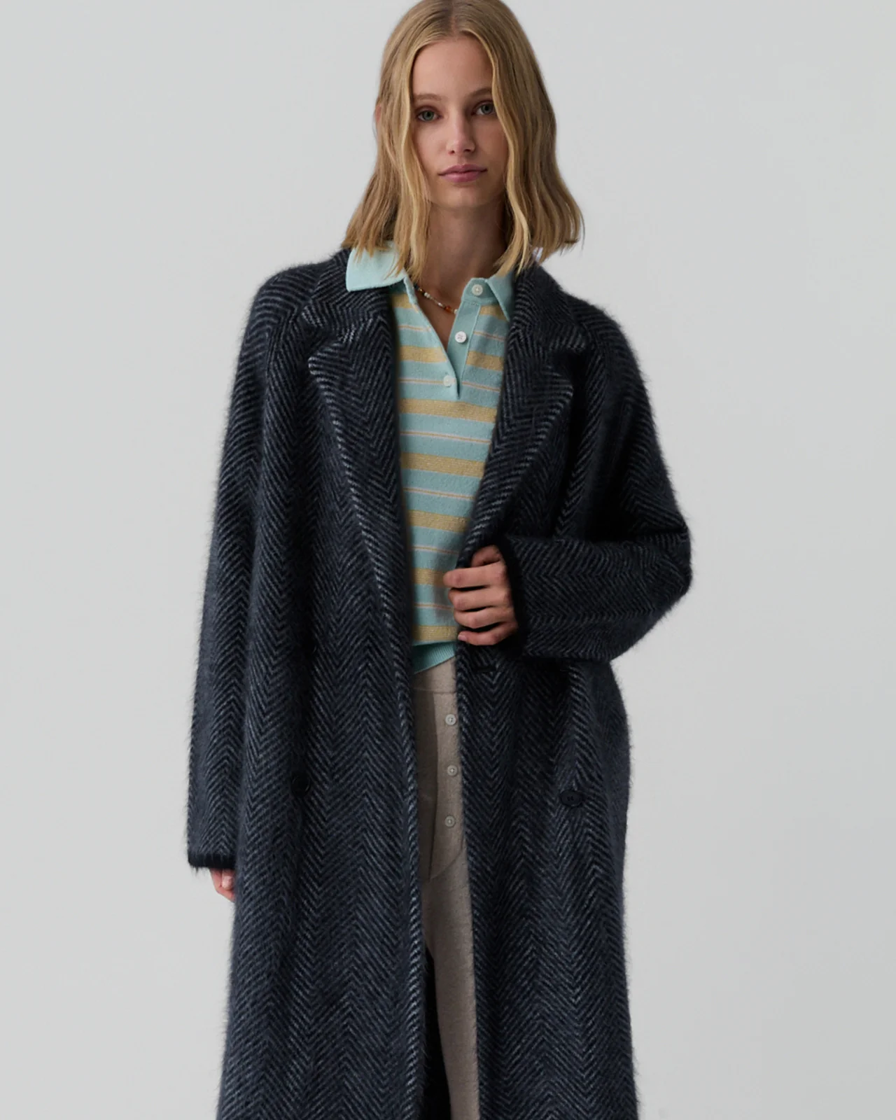 GUEST IN RESIDENCE Grizzly Cashmere Coat in Black/Heather Grey