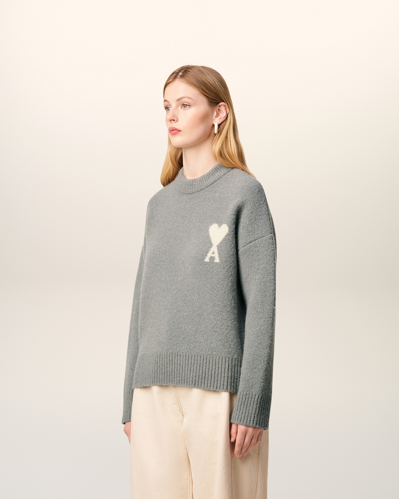 AMI PARIS de Coeur Knit Pullover in Grey/Off White