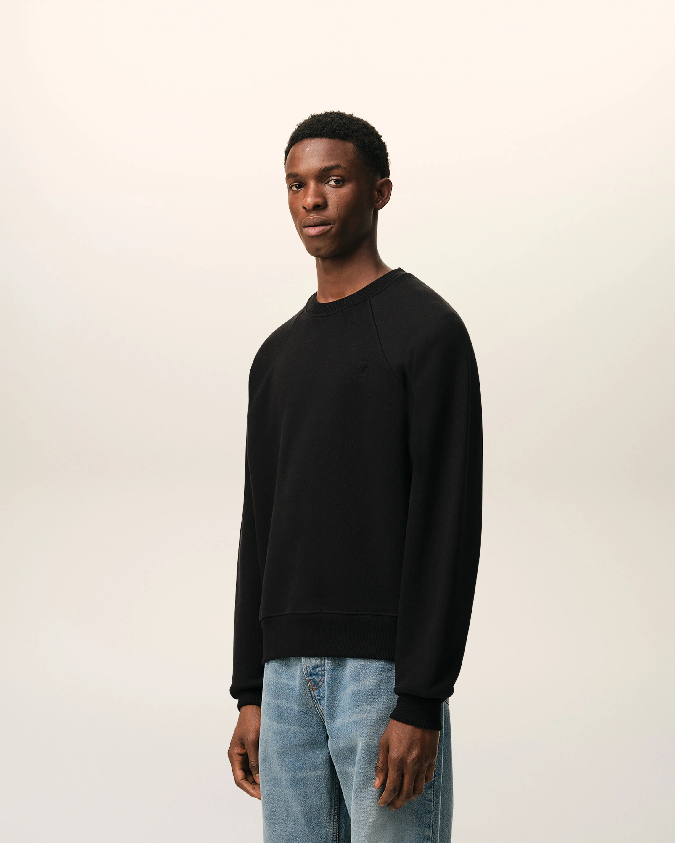 AMI PARIS de Coeur Embossed Sweatshirt in Black