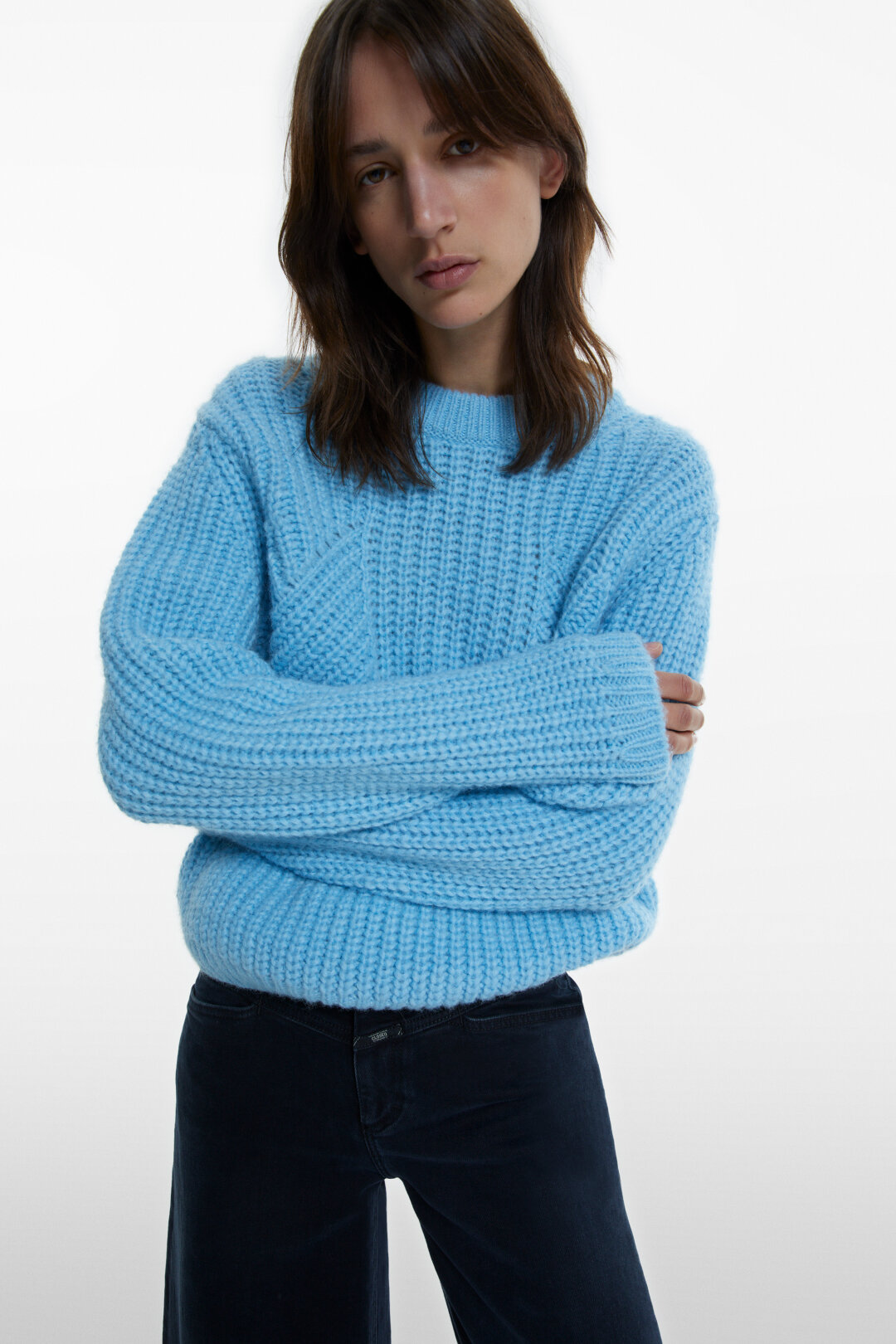 Closed Knit Pullover in Light Blue