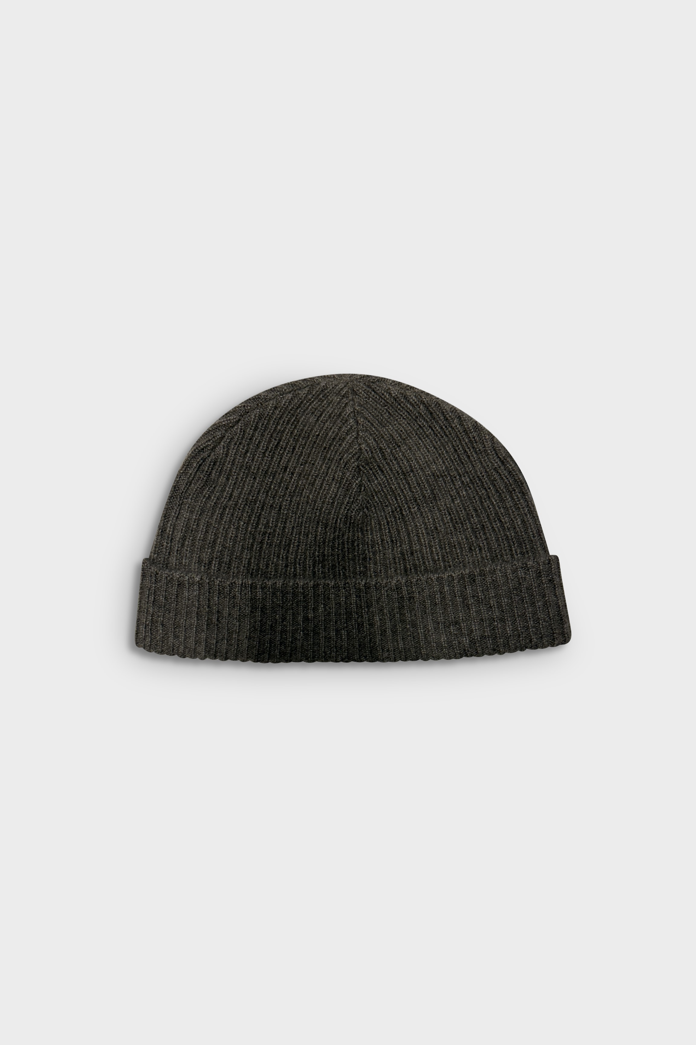 LISA YANG Ermont Ribbed Cashmere Hat in Truffle