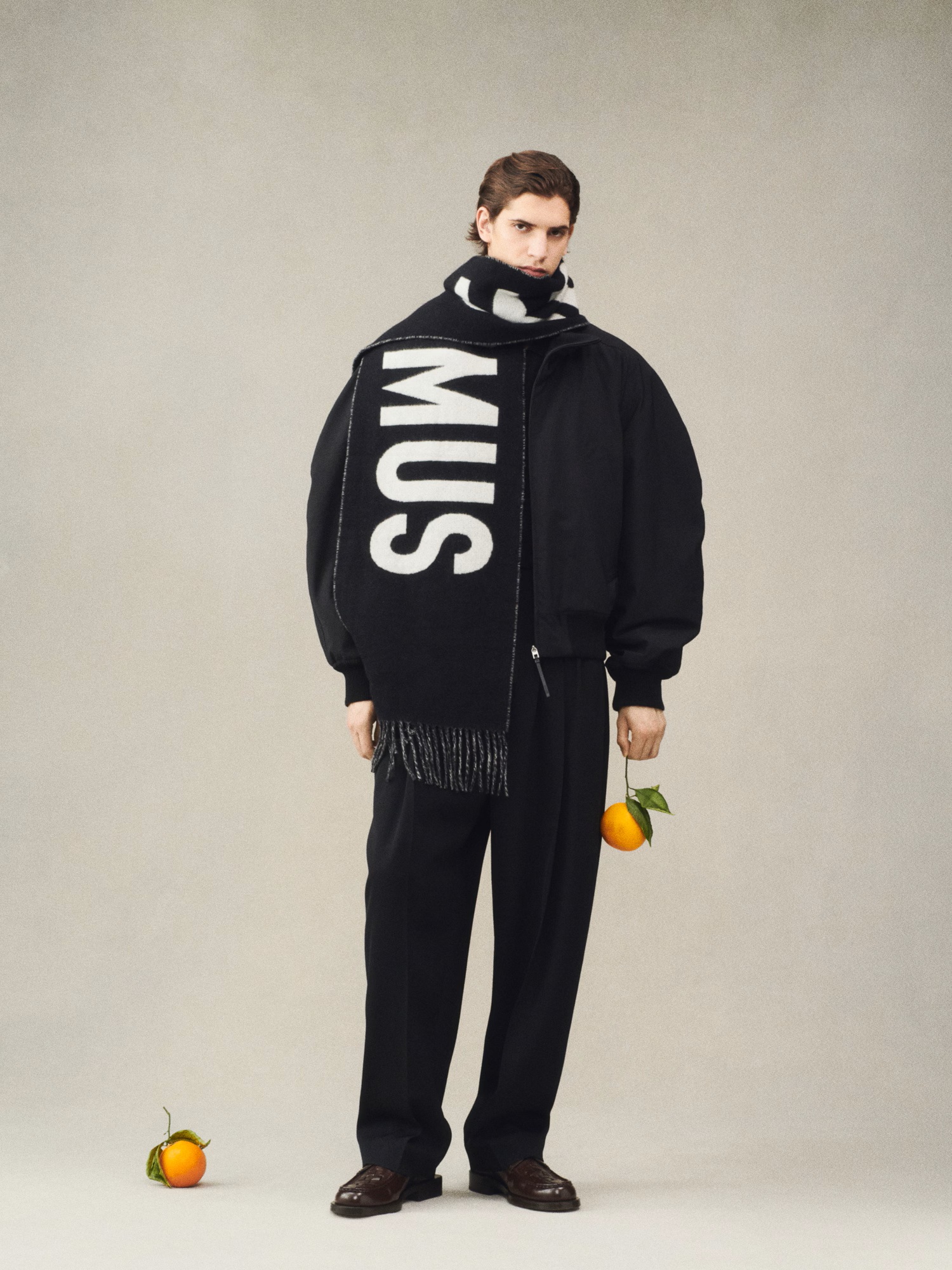 JACQUEMUS Scarf in Black