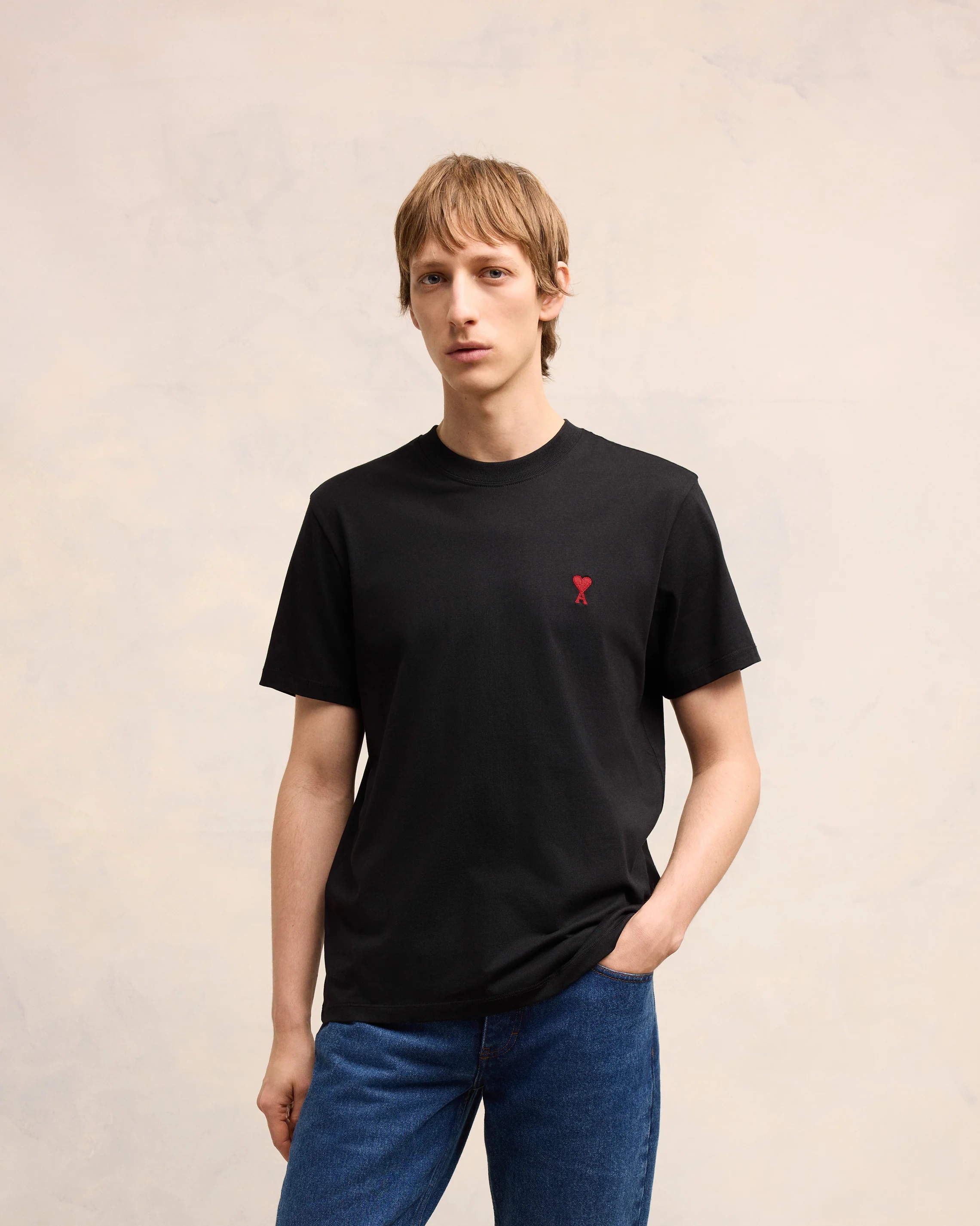AMI PARIS de Coeur Classic Fit T-Shirt in Black