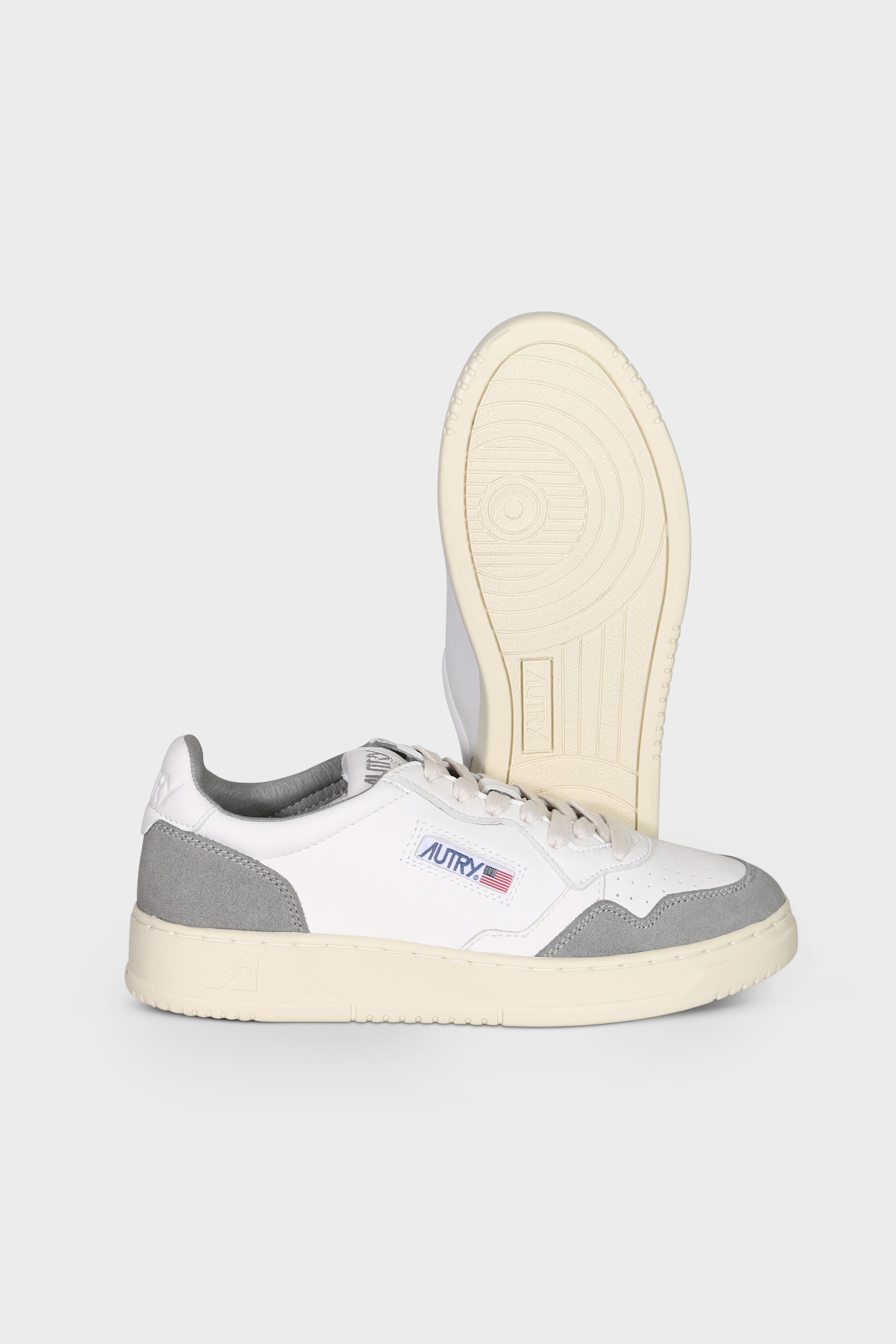 AUTRY ACTION SHOES Medalist Low Sneaker Goat/Suede in White/Grey