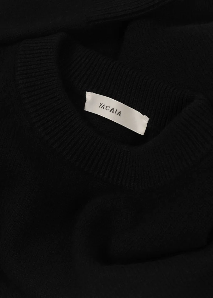 YACAIA Oversize Merino/Cashmere Sweater in Black