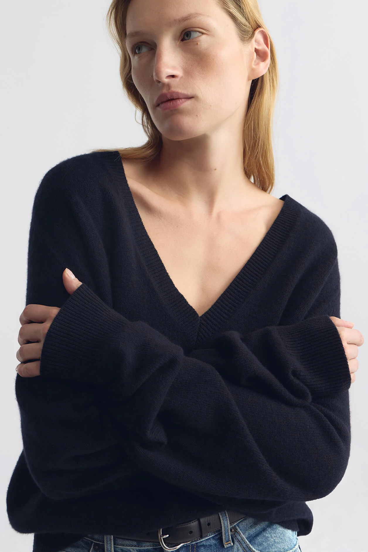 NILI LOTAN Feron Cashmere Sweater in Dark Navy