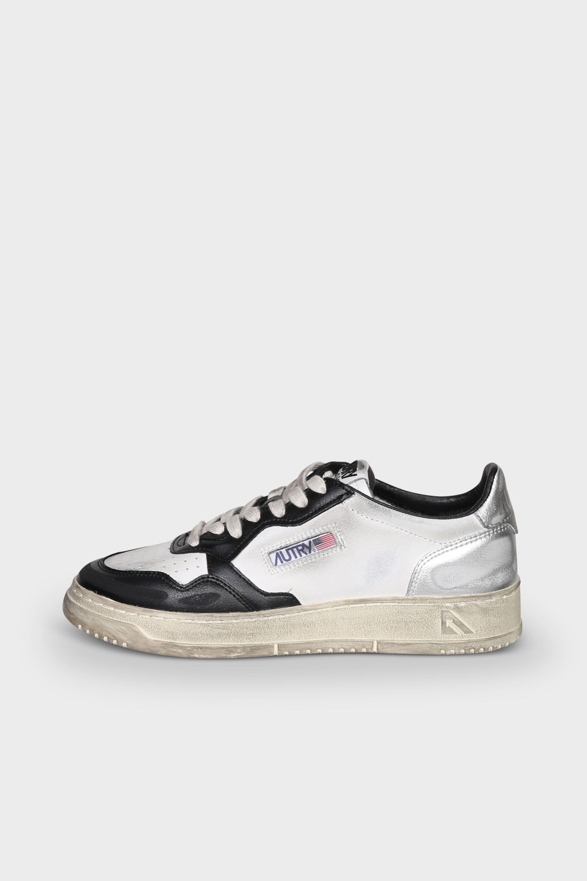 AUTRY ACTION SHOES Super Vintage Low Sneaker White/Black/Silver AUTRY ACTION SHOES Super Vintage Low Sneaker White/Black/Silver