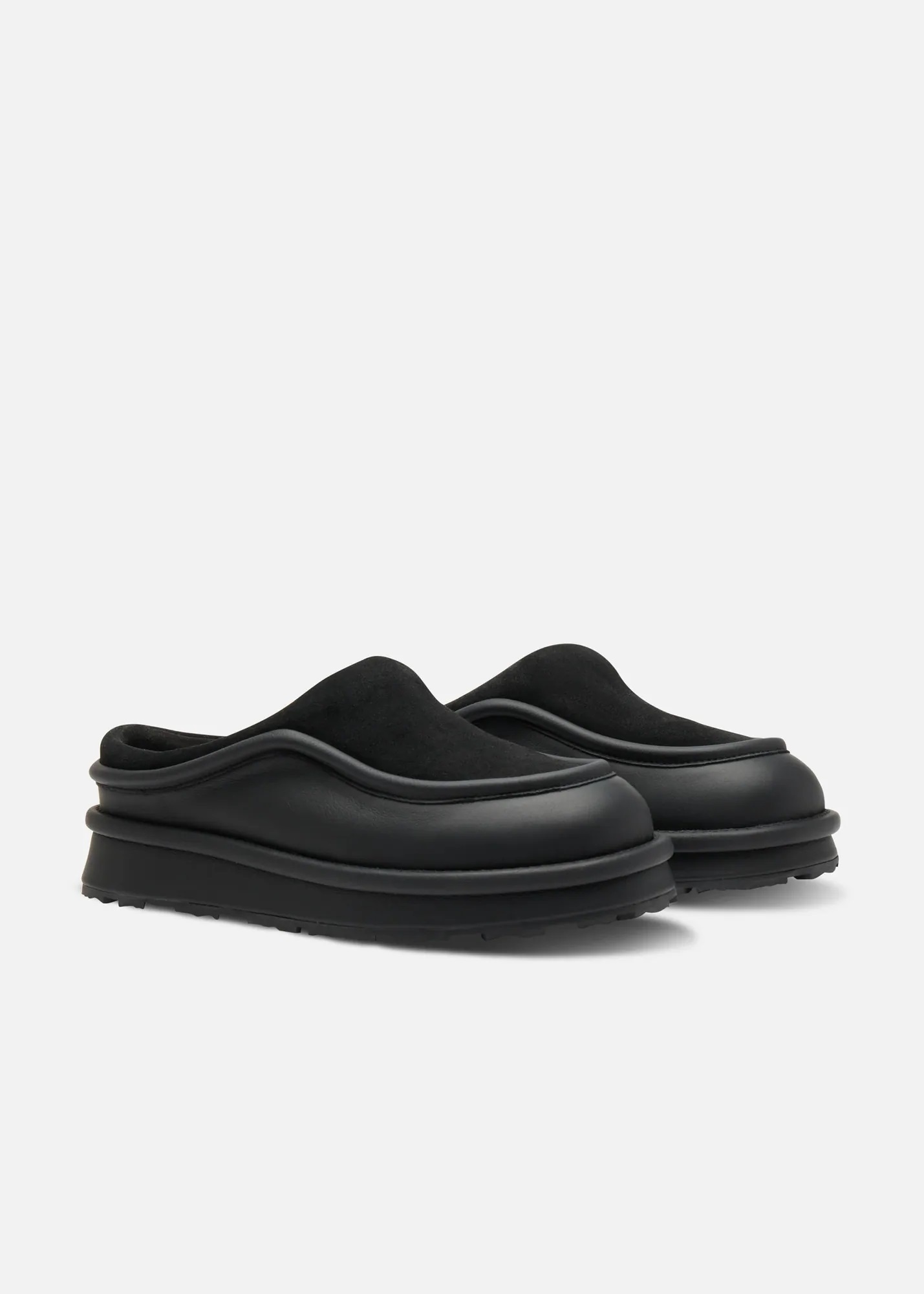 AXEL ARIGATO Mule in Black