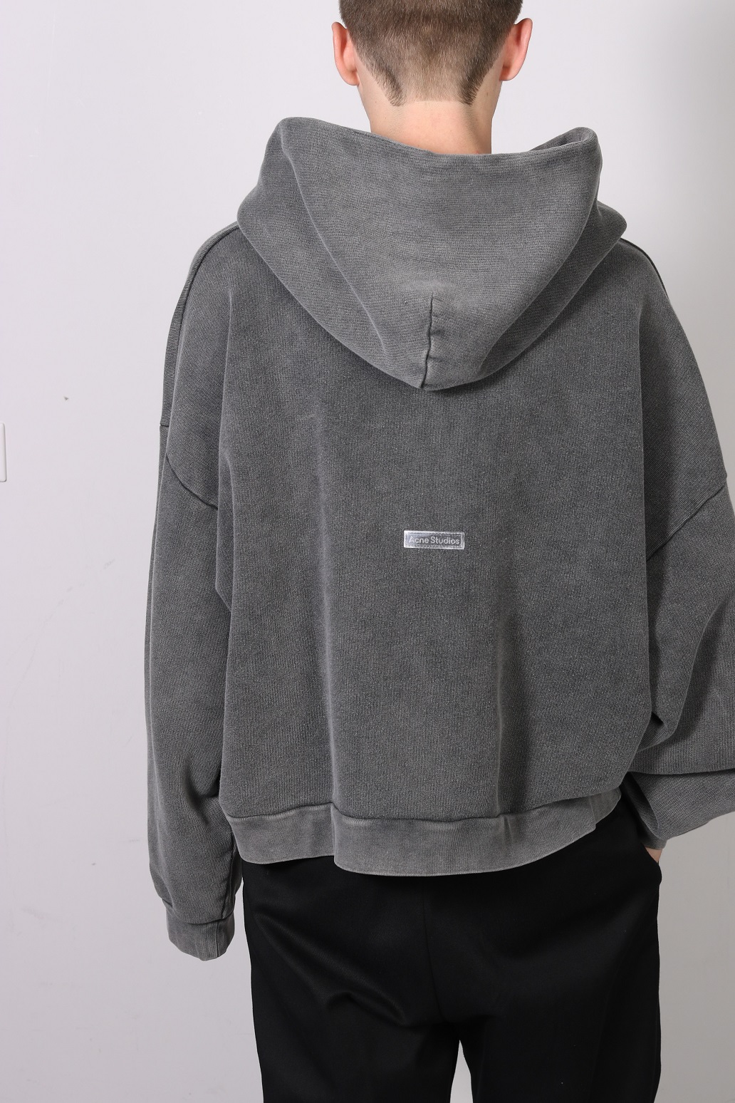 ACNE STUDIOS Vintage Cropped Hoodie in Faded Black L