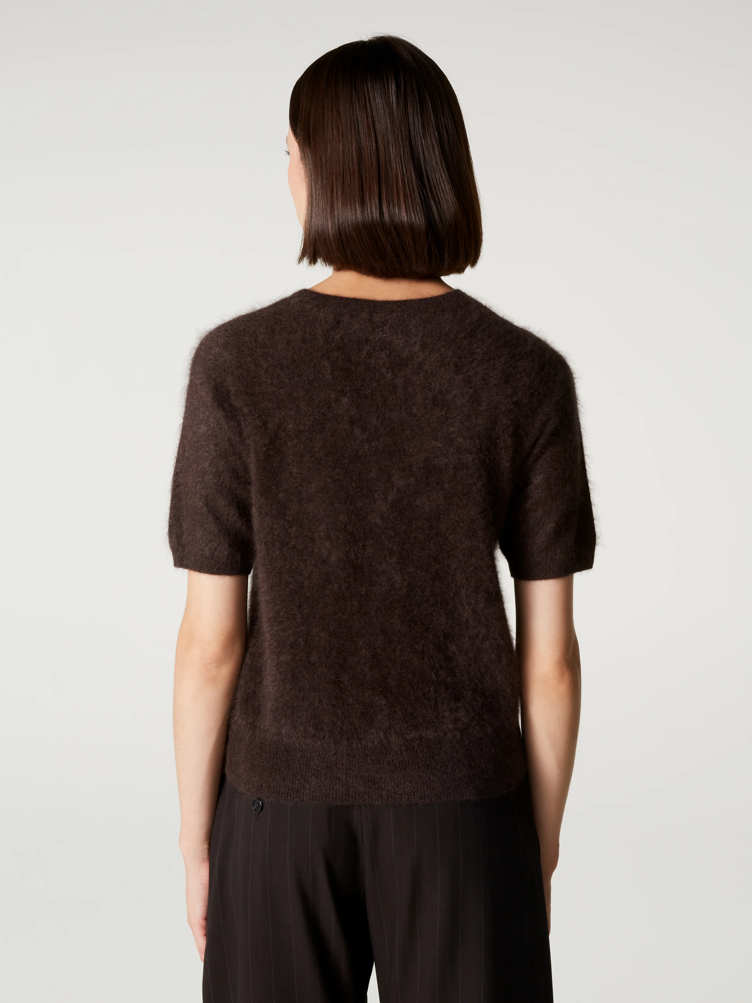 ABSOLUT CASHMERE Brushed Cashmere T-Shirt in Brown