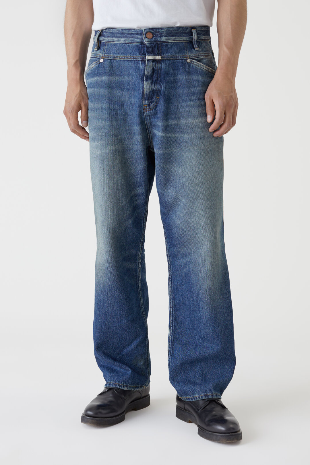 CLOSED X-Treme Loose Jeans in Mid Blue
